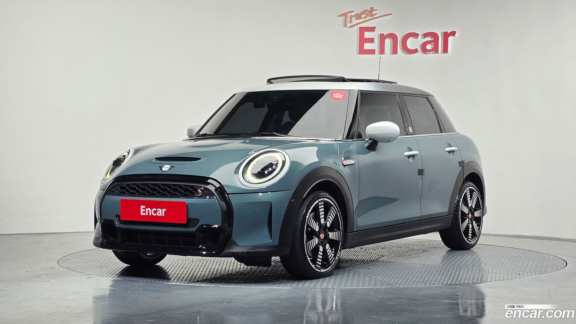 Main__Slider__Photo:Cooper Mini 2023.2-0