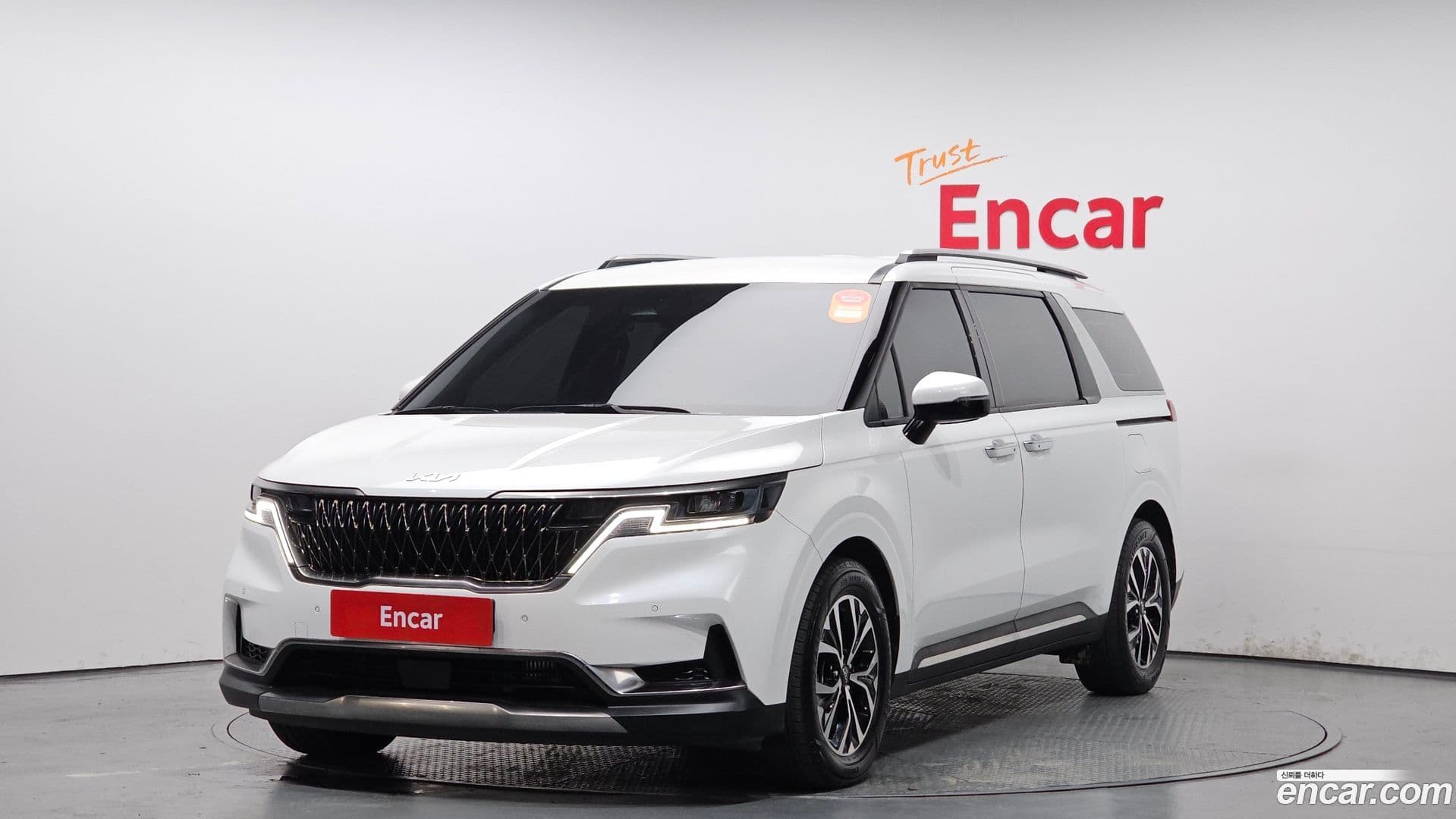 Main__Slider__Photo:Canival Kia 2023.2-0
