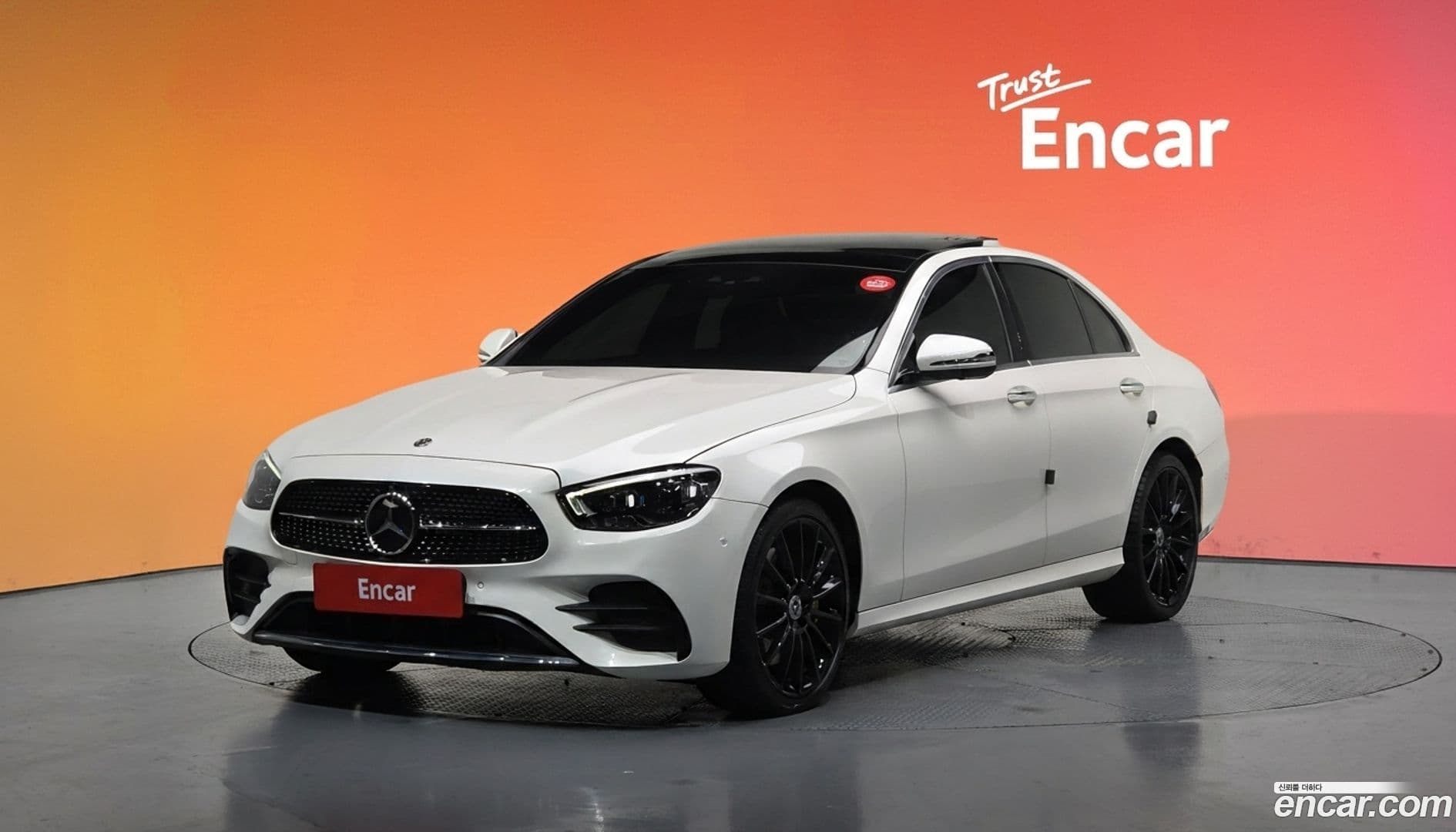 Main__Slider__Photo:E-Class Mercedes-Benz 2021.3-0