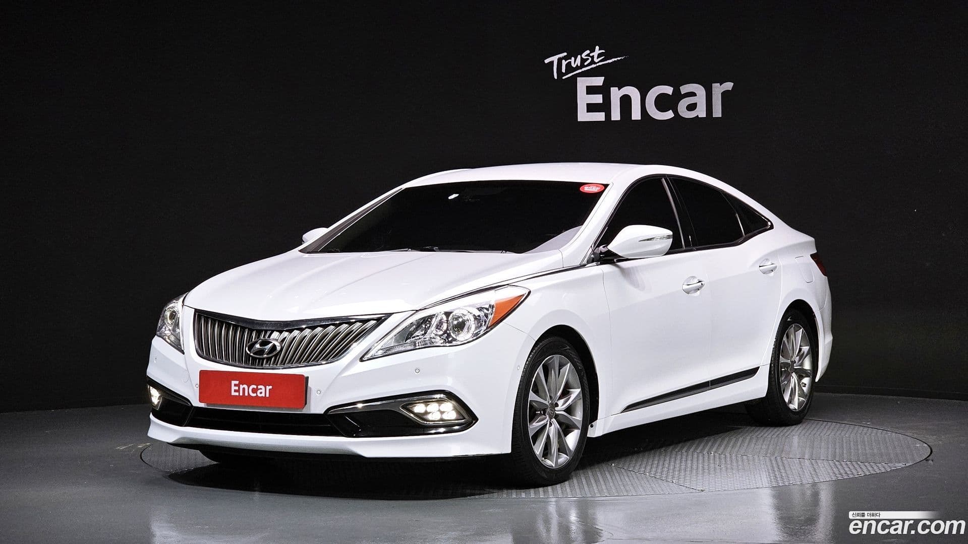 Main__Slider__Photo:Grandeur Hyundai 2015.5-0