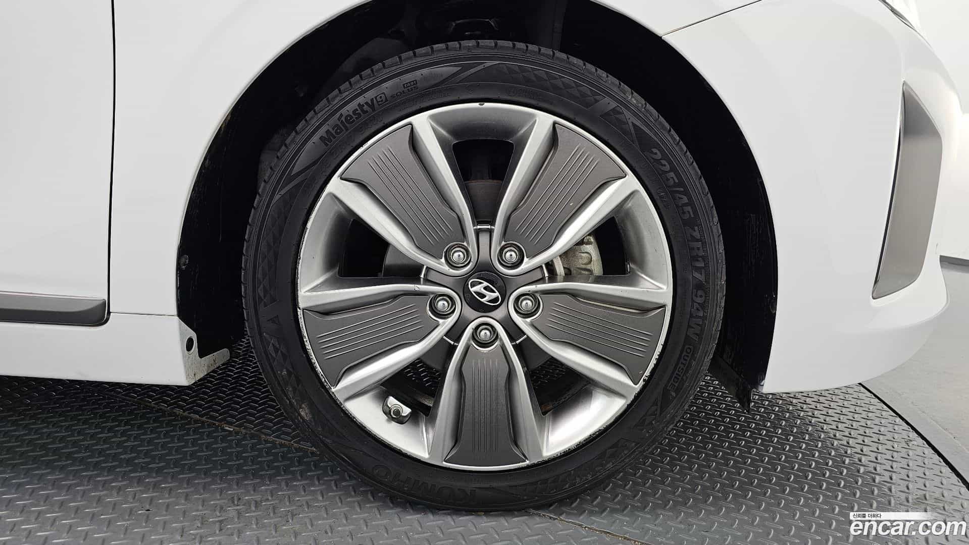 Ioniq Hyundai 2016.5-OUTER-5