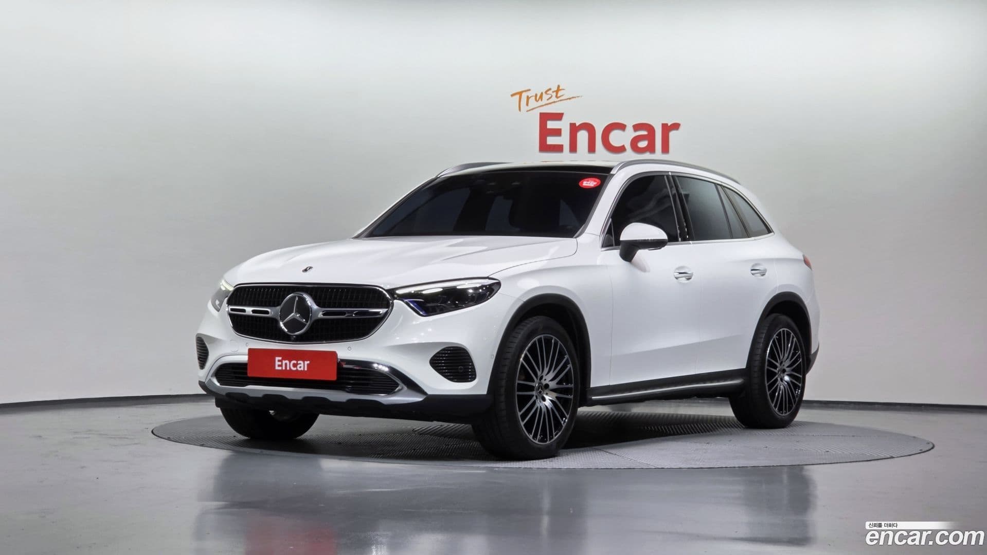 Main__Slider__Photo:GLC-Class Mercedes-Benz 2023.7-0