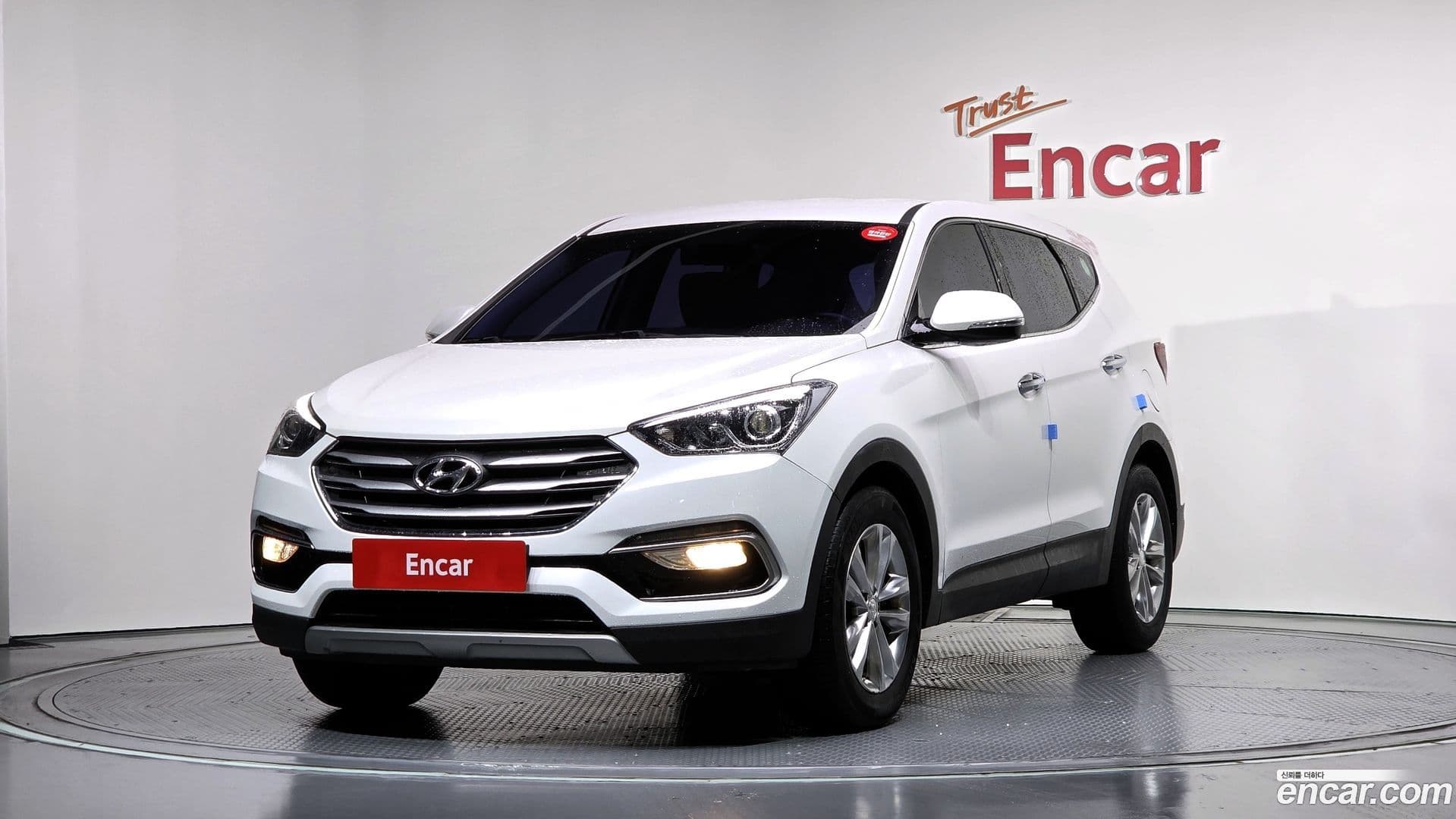 Main__Slider__Photo:Santafe Hyundai 2015.7-0