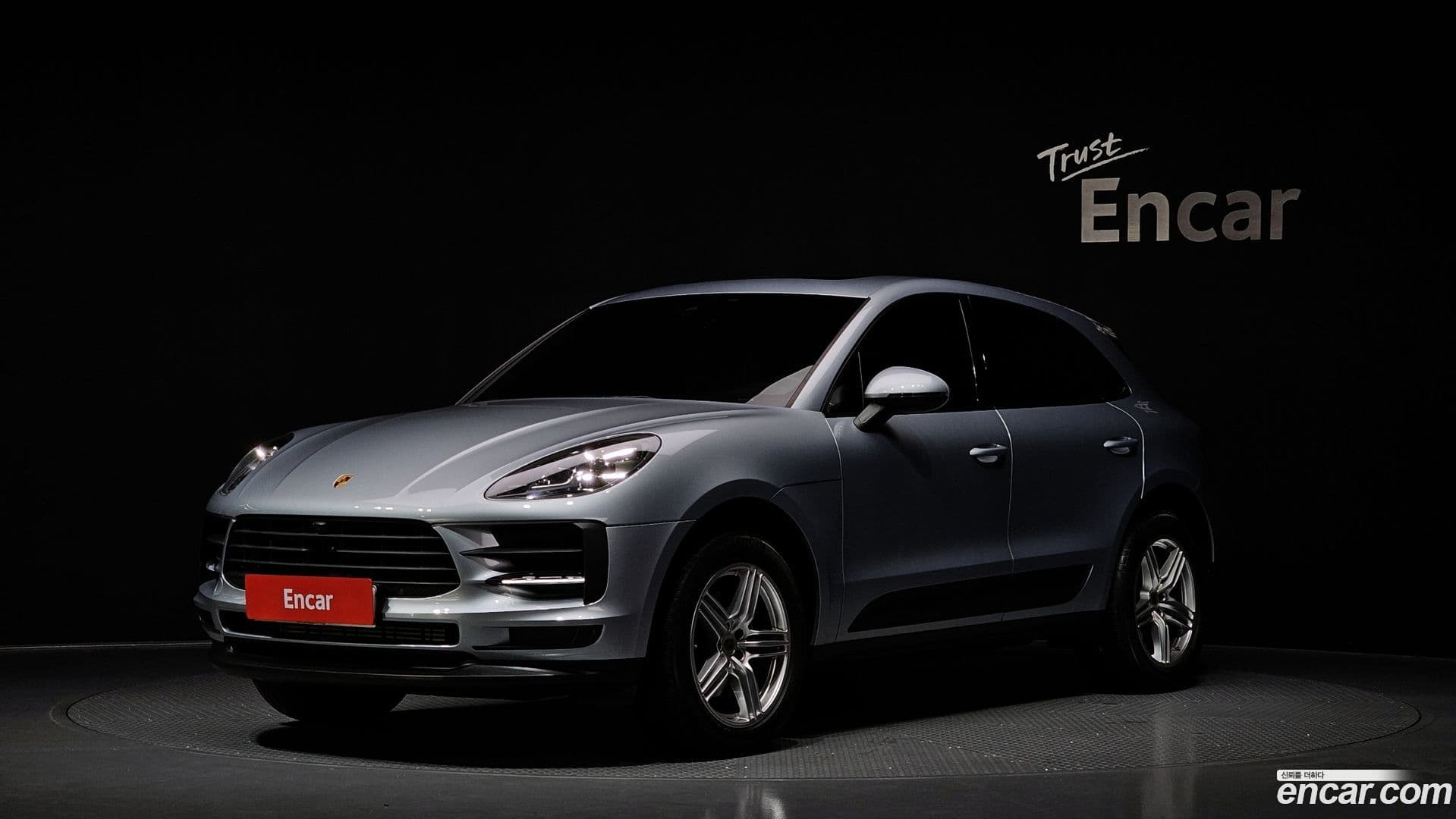 Main__Slider__Photo:Macan Porsche 2019.11-0