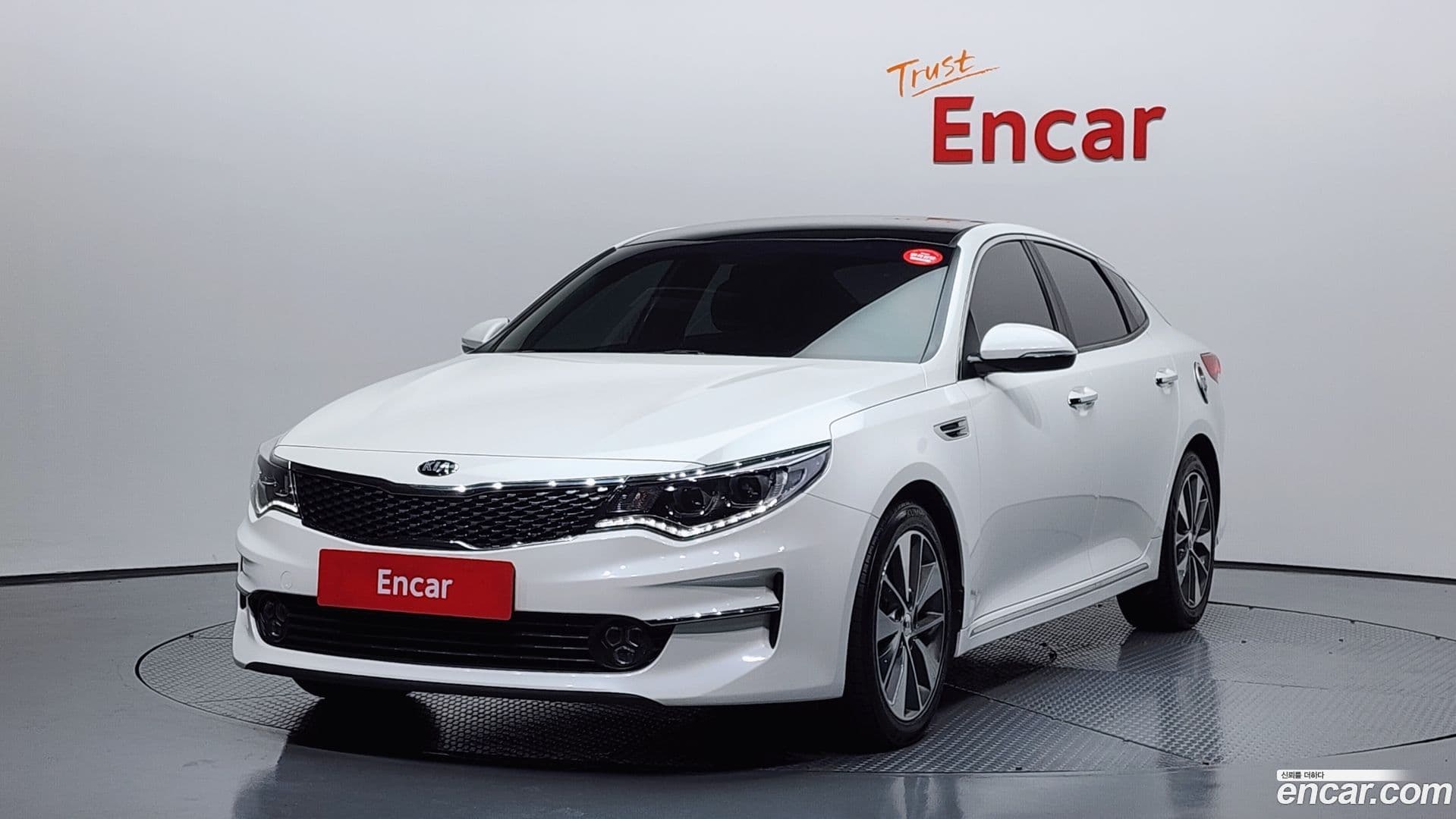 Main__Slider__Photo:K5 Kia 2017.9-0