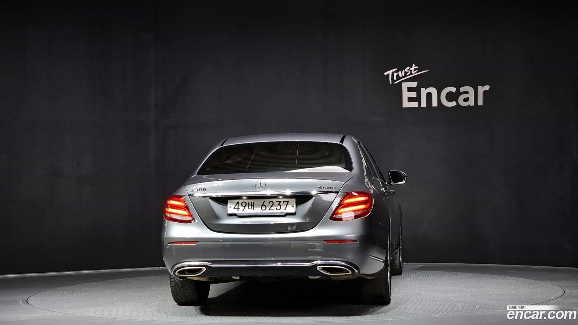 E-Class Mercedes-Benz 2018.4-OUTER-4