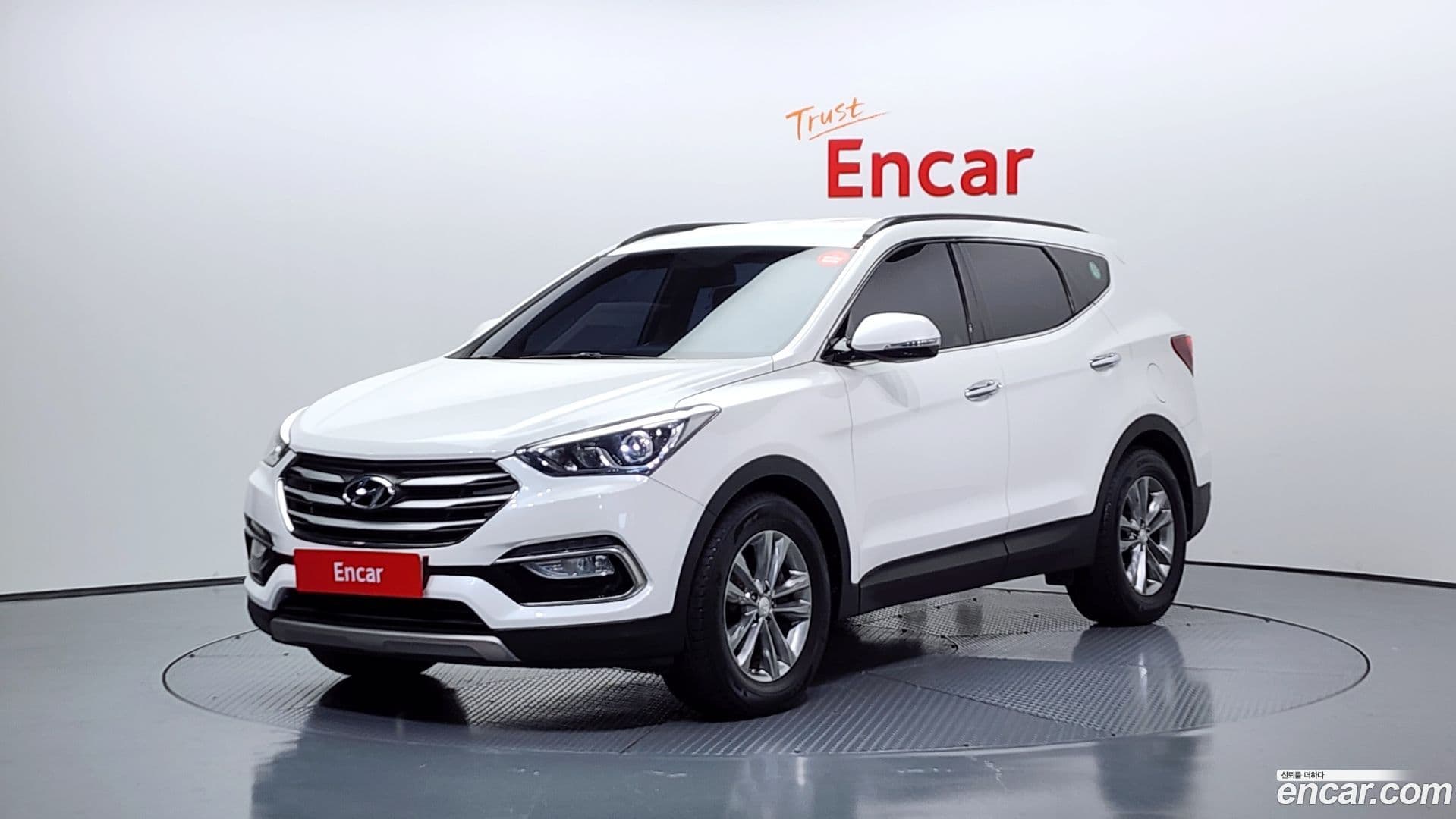 Main__Slider__Photo:Santafe Hyundai 2015.11-0