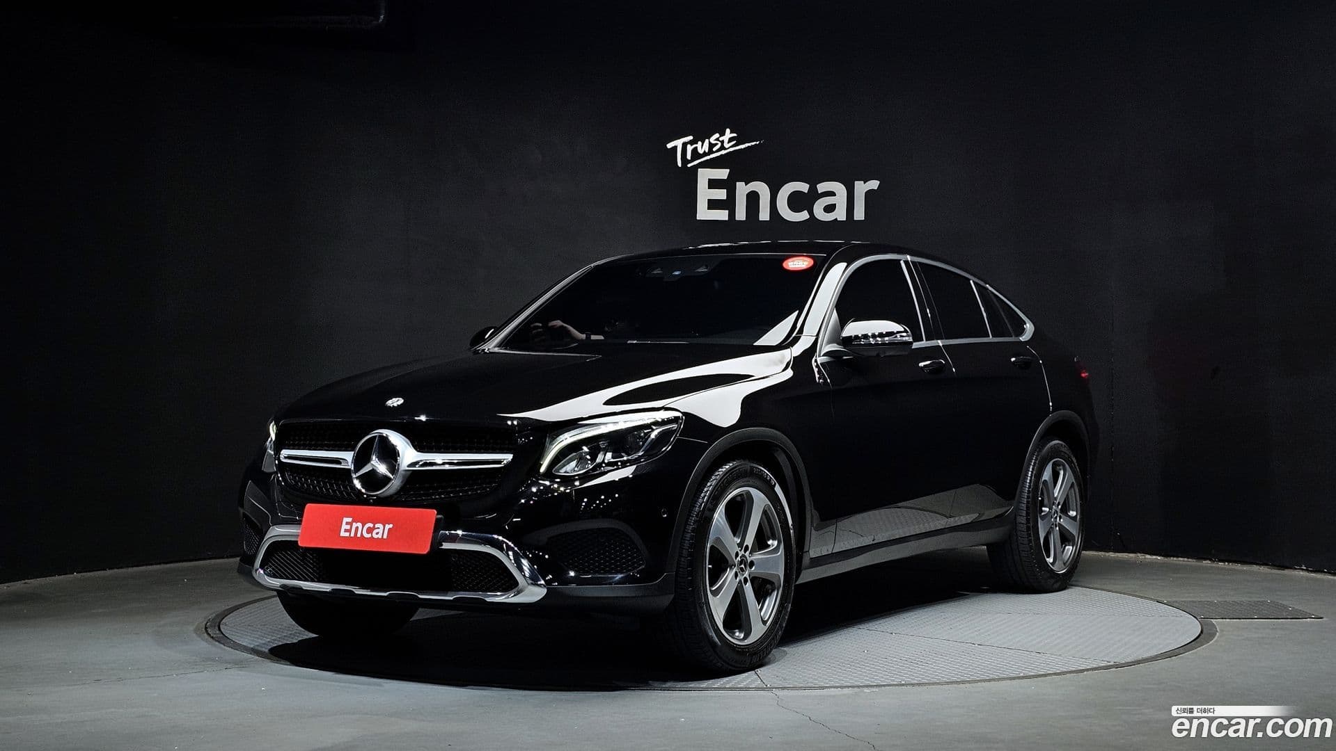 Main__Slider__Photo:GLC-Class Mercedes-Benz 2019.5-0