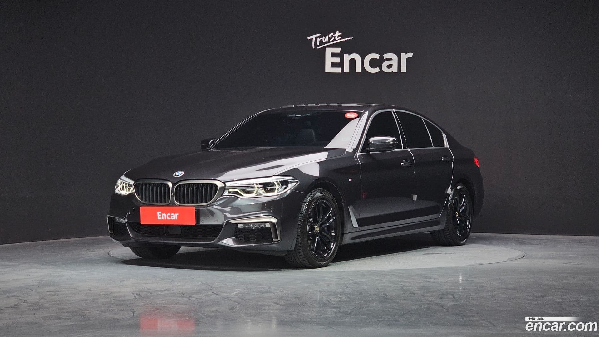 Main__Slider__Photo:5-Series BMW 2018.3-0