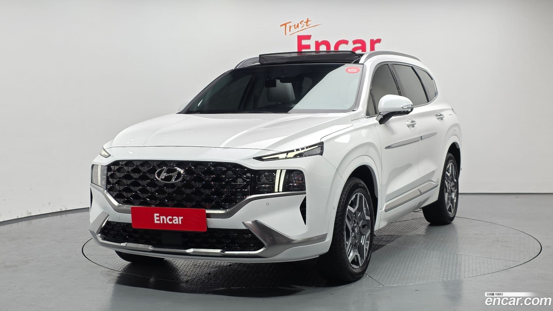 Main__Slider__Photo:Santafe Hyundai 2022.10-0