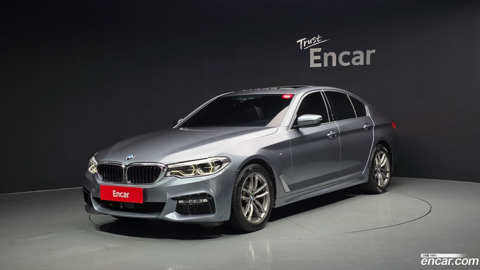 Main__Slider__Photo:5-Series BMW 2017.10-0