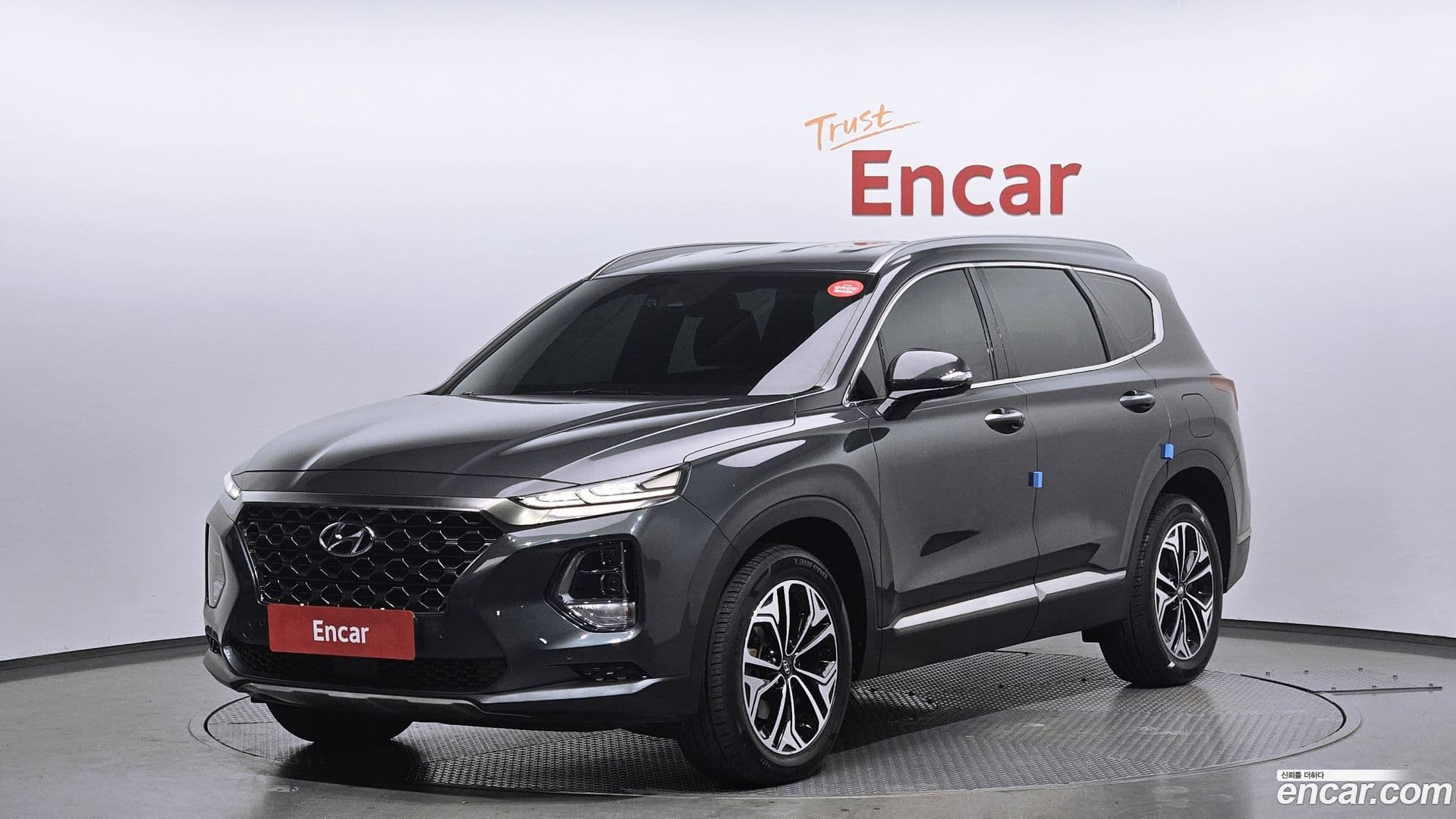 Main__Slider__Photo:Santafe Hyundai 2018.2-0
