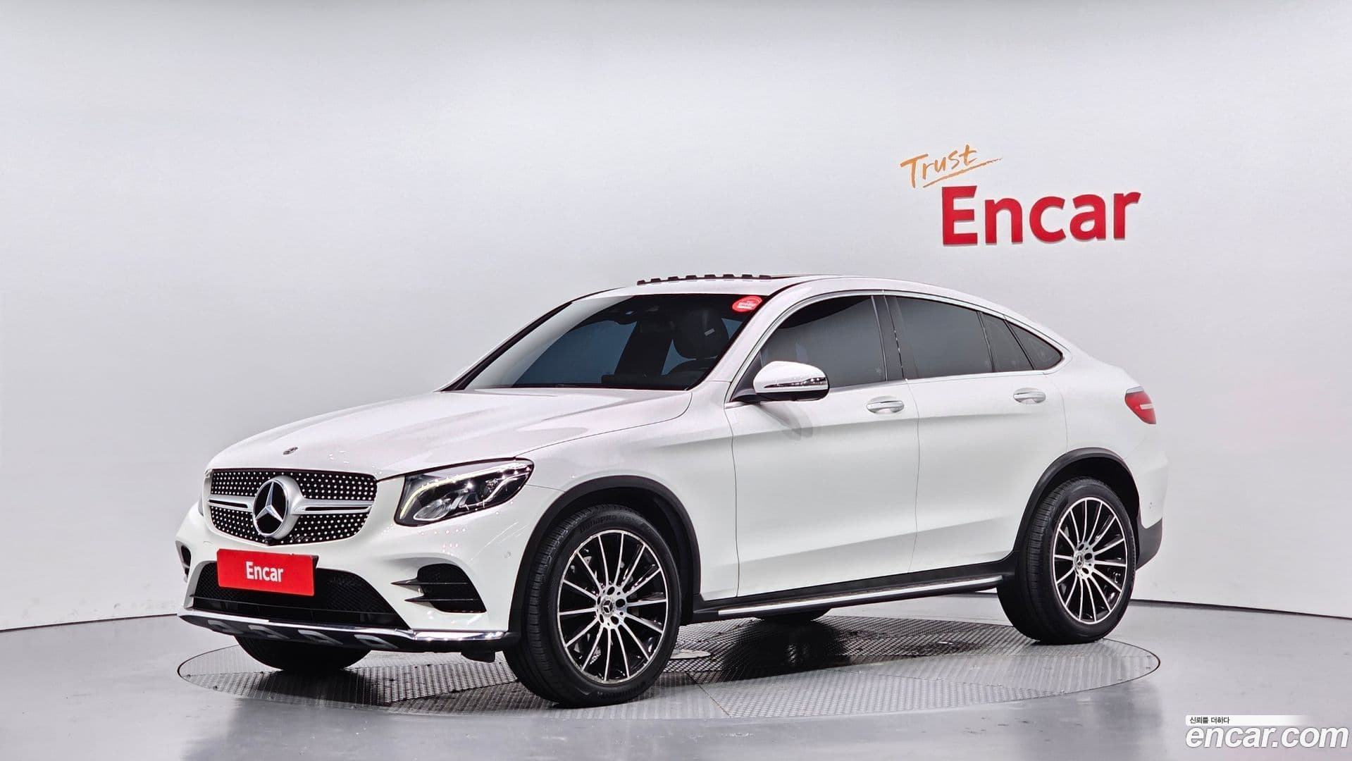 Main__Slider__Photo:GLC-Class Mercedes-Benz 2018.0-0