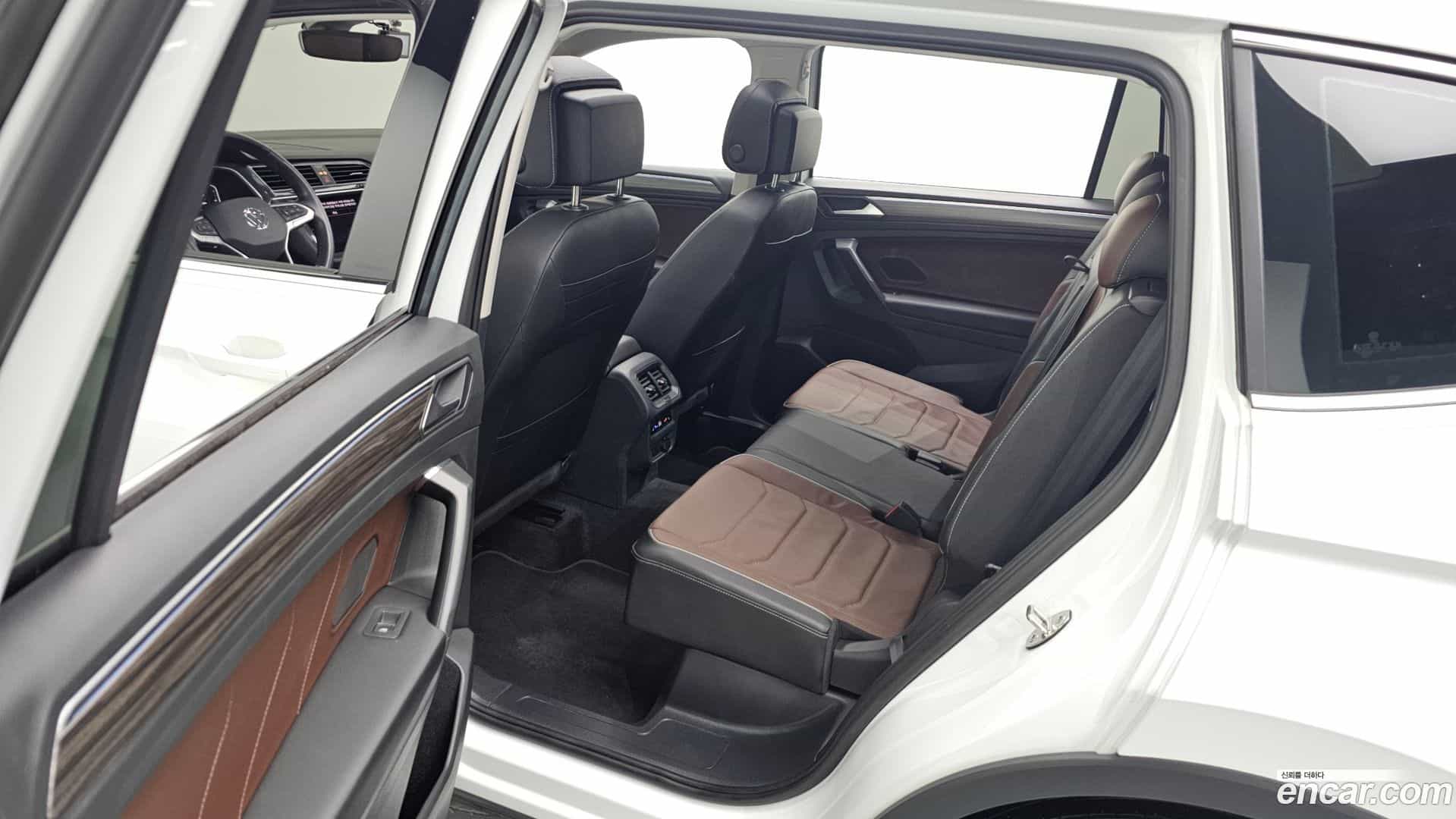 Tiguan Volkswagen 2023.11-OPTION-016
