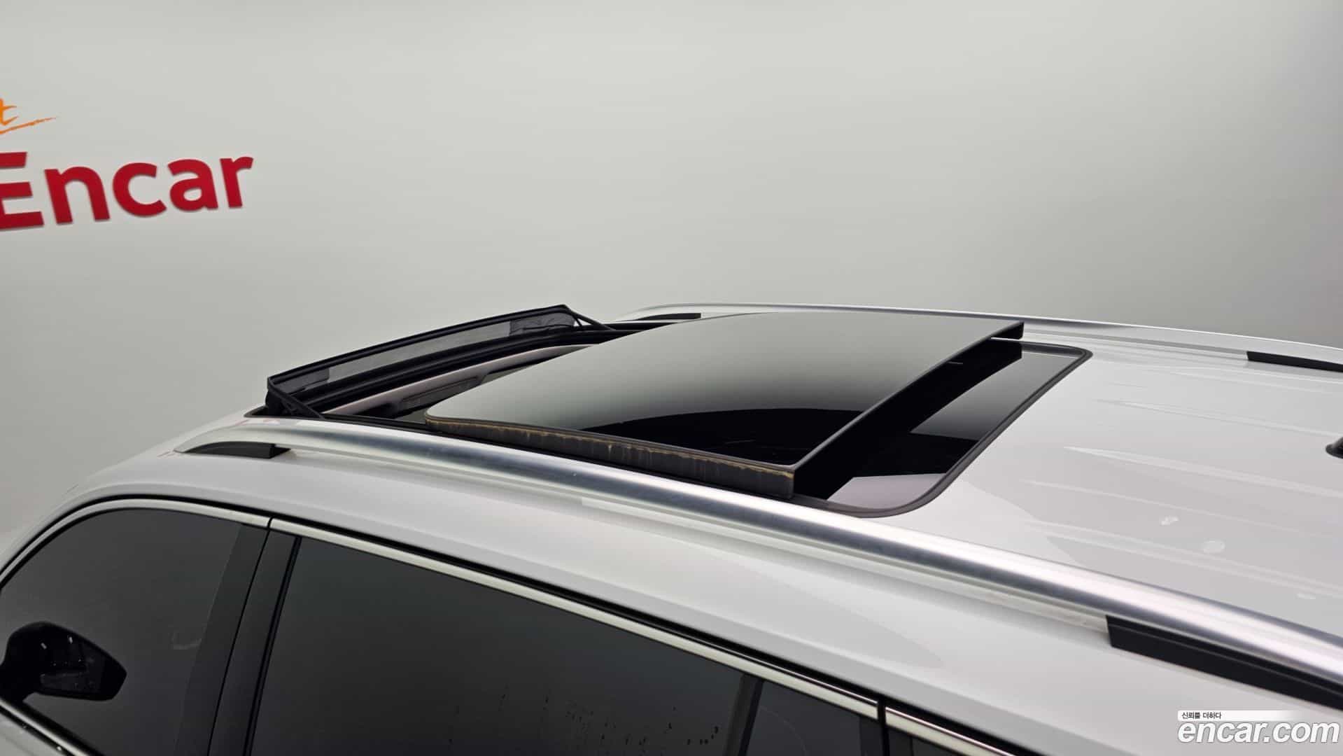 Tiguan Volkswagen 2023.11-OPTION-023