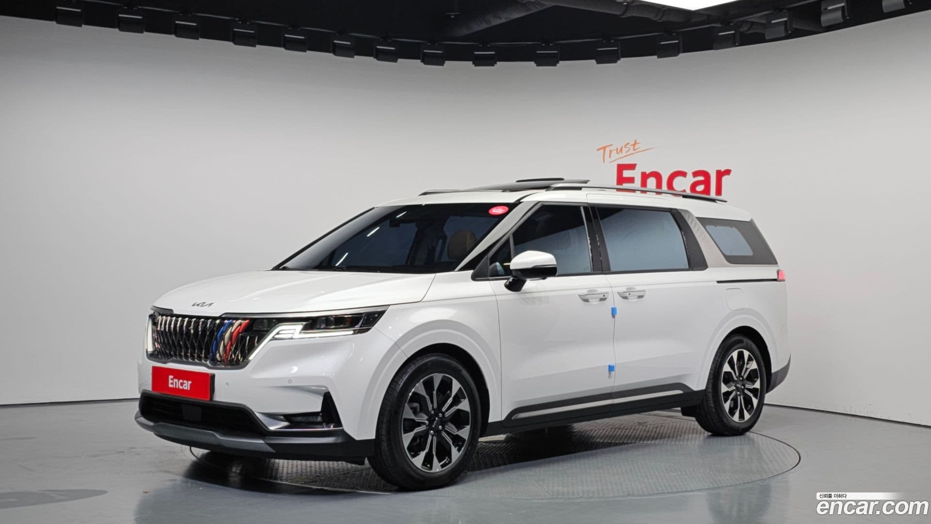 Main__Slider__Photo:Canival Kia 2022.9-0