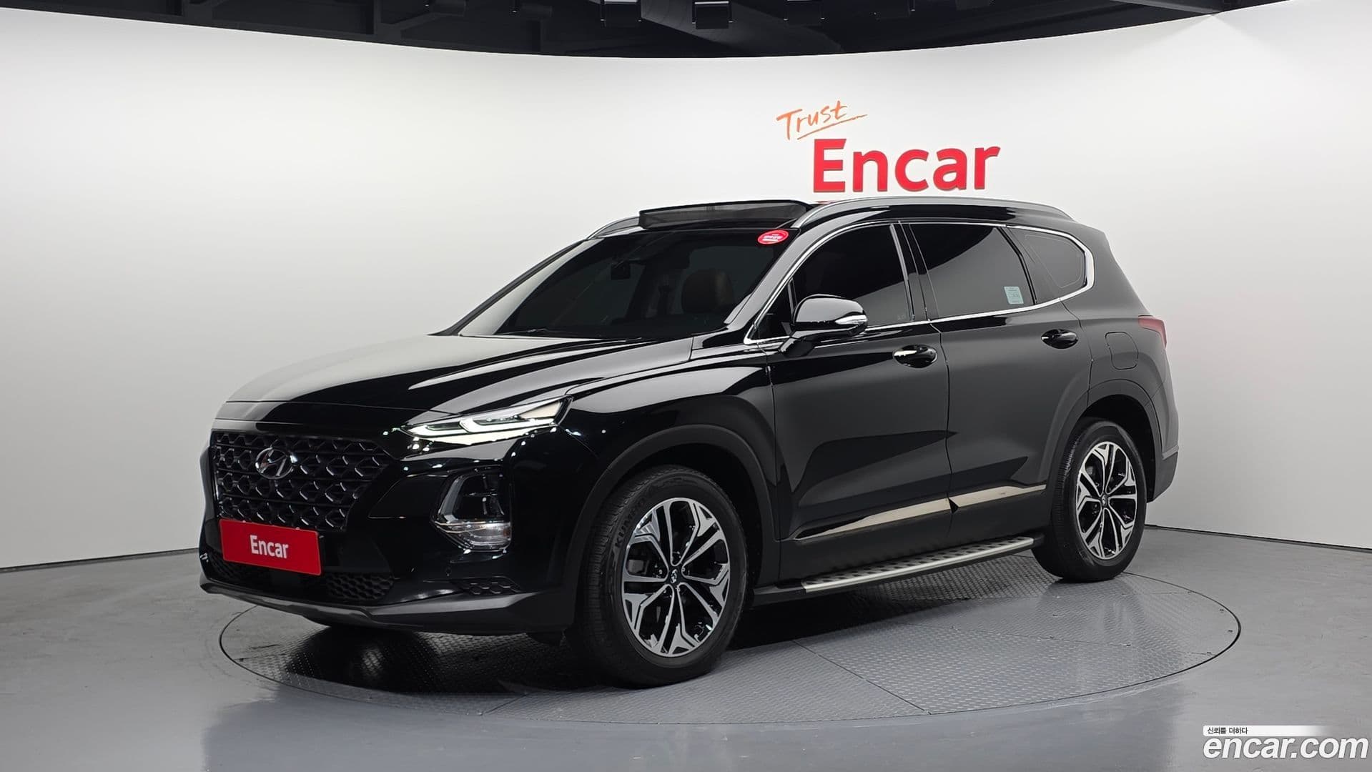 Main__Slider__Photo:Santafe Hyundai 2019.5-0