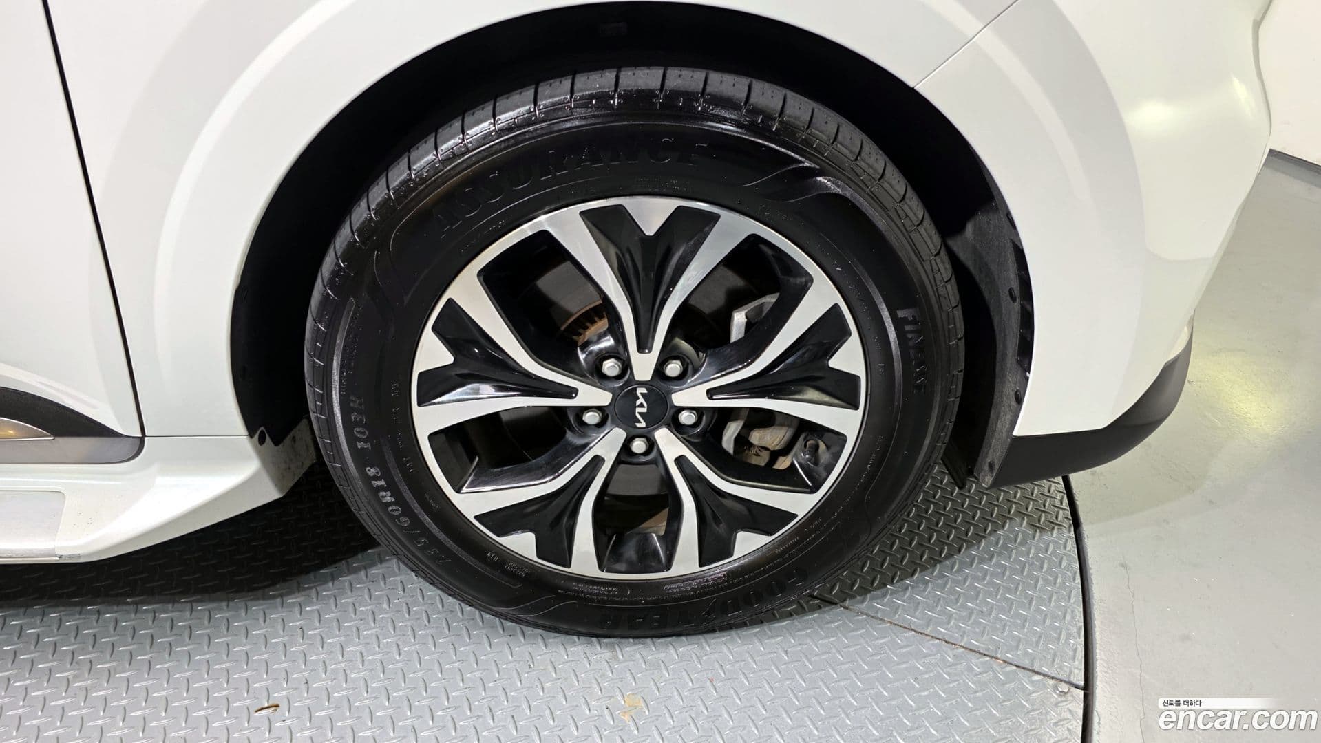 Main__Slider__Photo:Canival Kia 2023.3-4