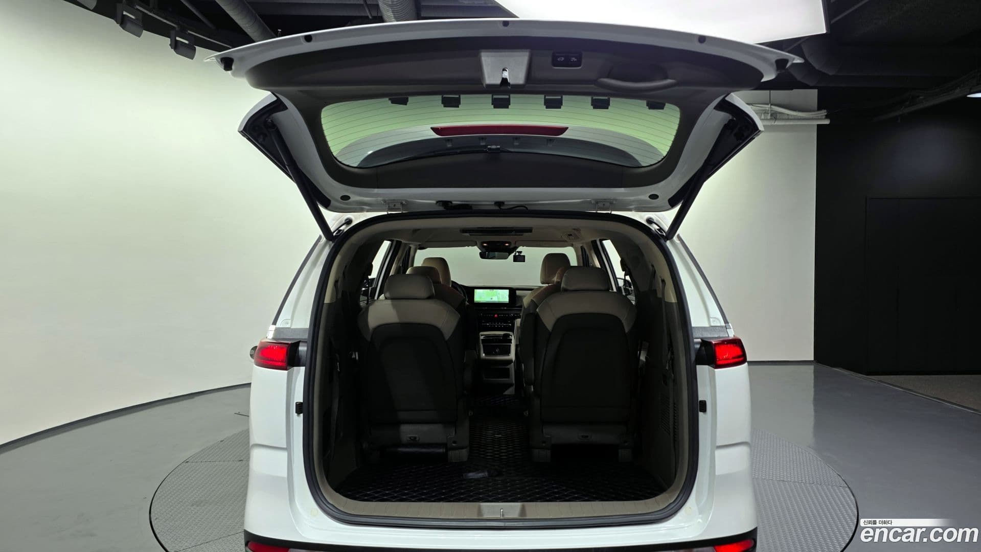 Main__Slider__Photo:Canival Kia 2023.3-19