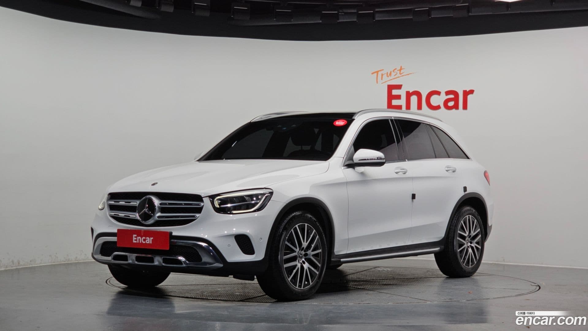 Main__Slider__Photo:GLC-Class Mercedes-Benz 2021.2-0