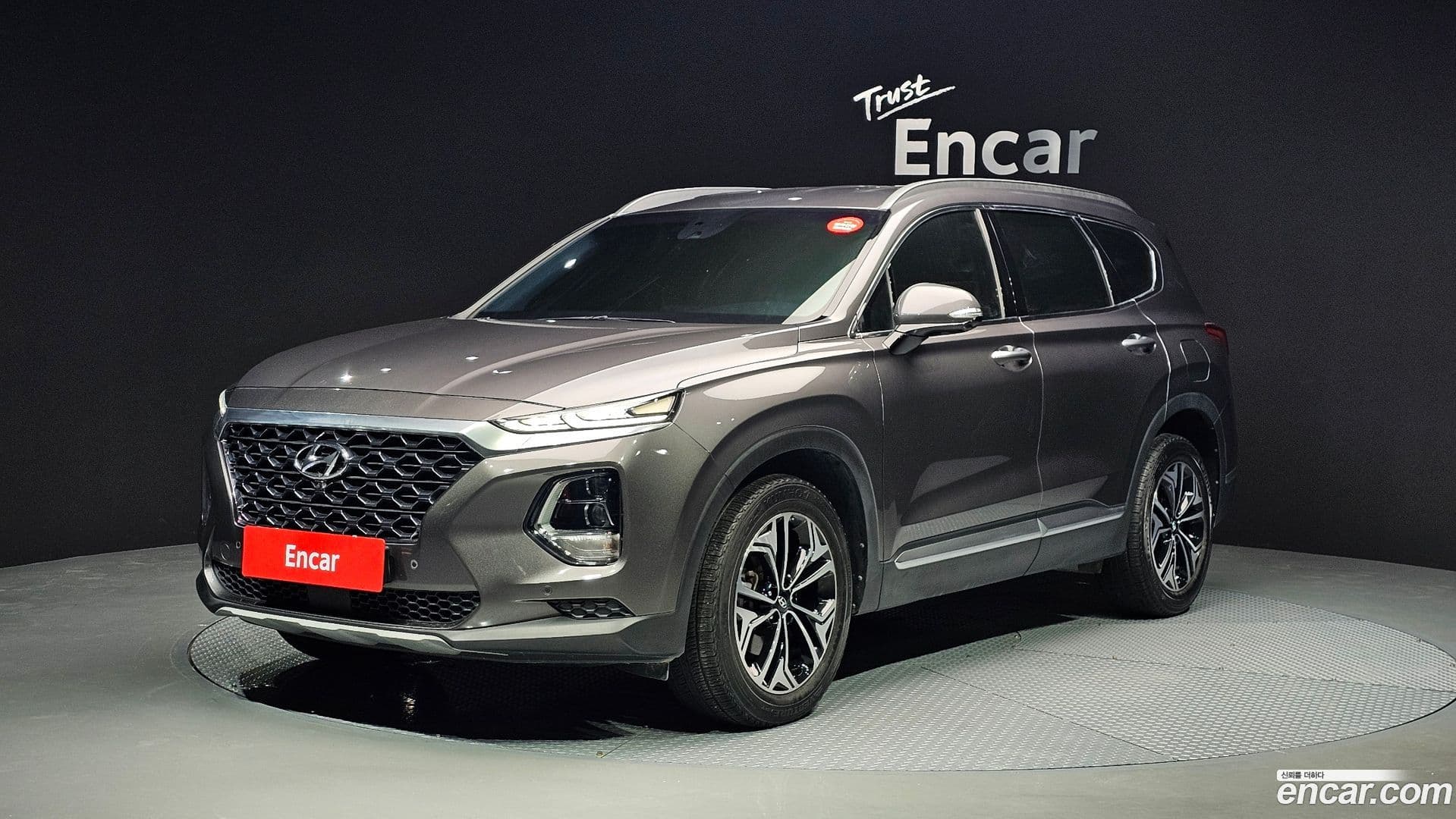 Main__Slider__Photo:Santafe Hyundai 2020.2-0