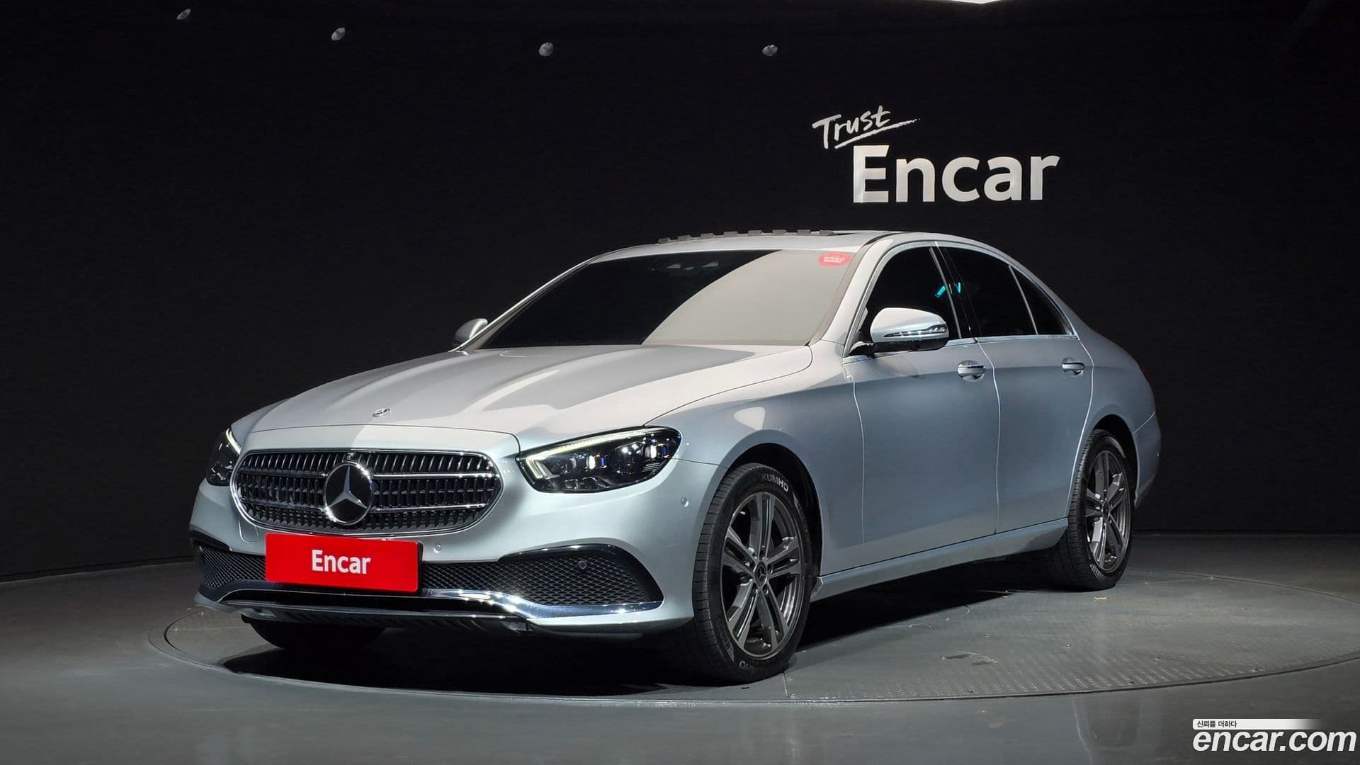 Main__Slider__Photo:E-Class Mercedes-Benz 2022.1-0
