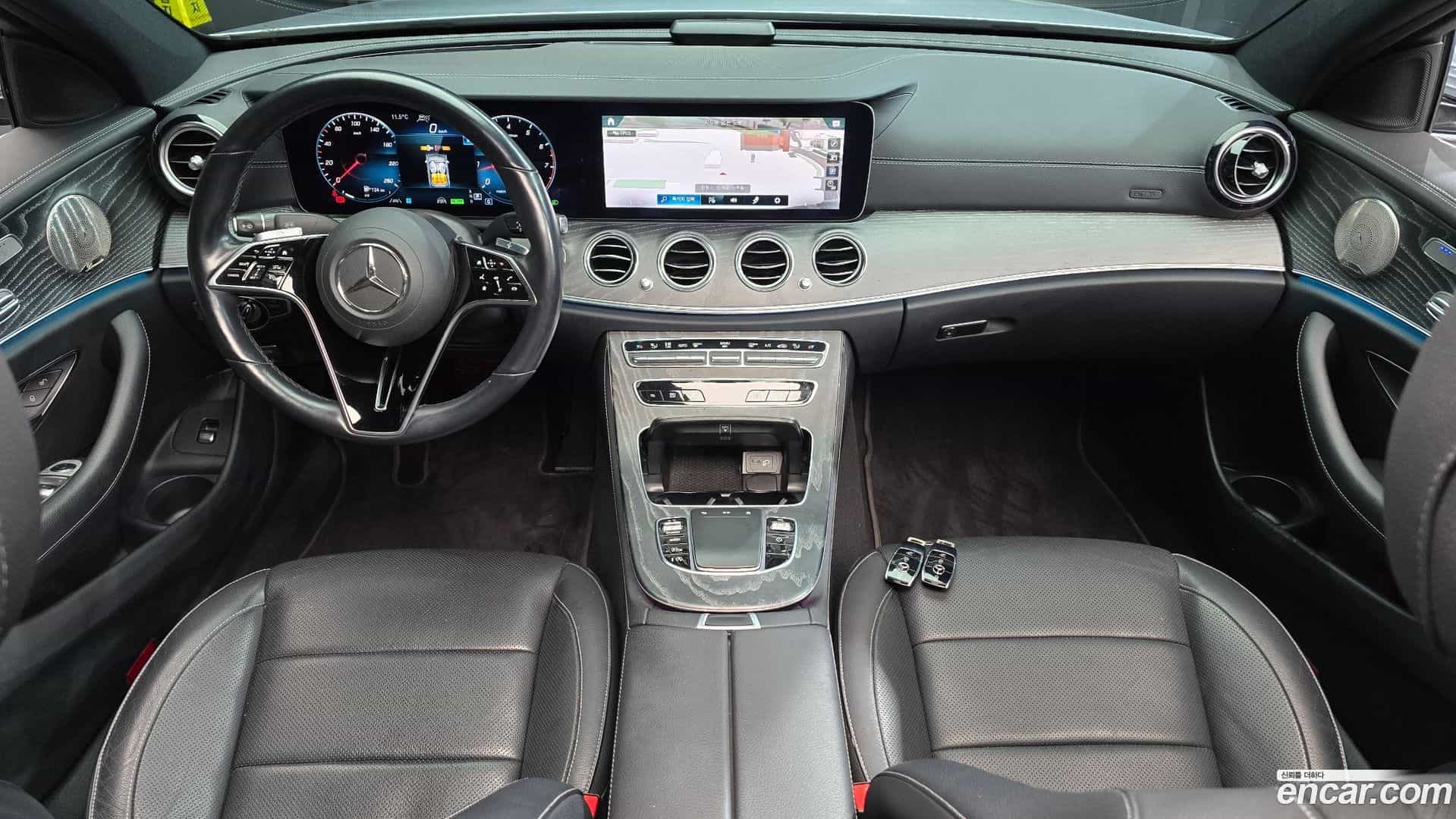 E-Class Mercedes-Benz 2022.1-INNER-7