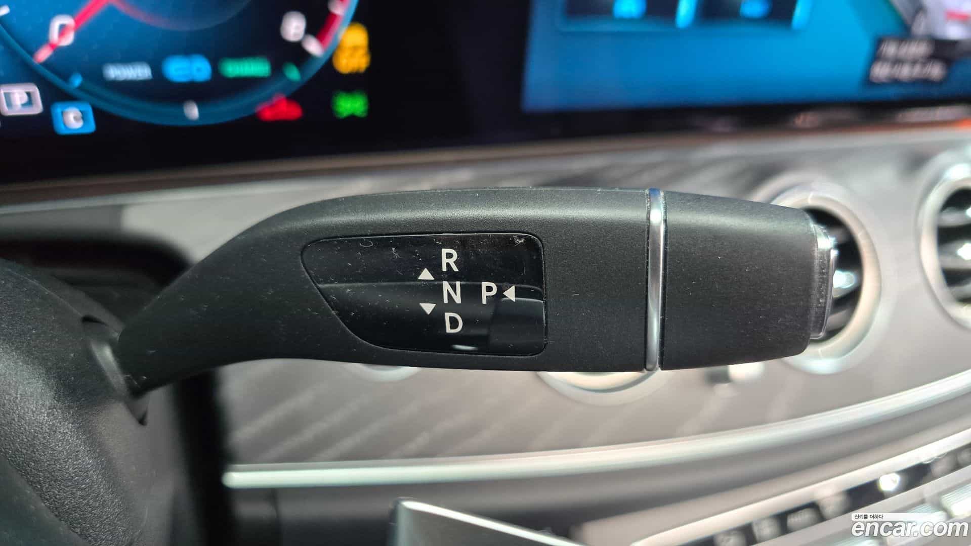 E-Class Mercedes-Benz 2022.1-INNER-9