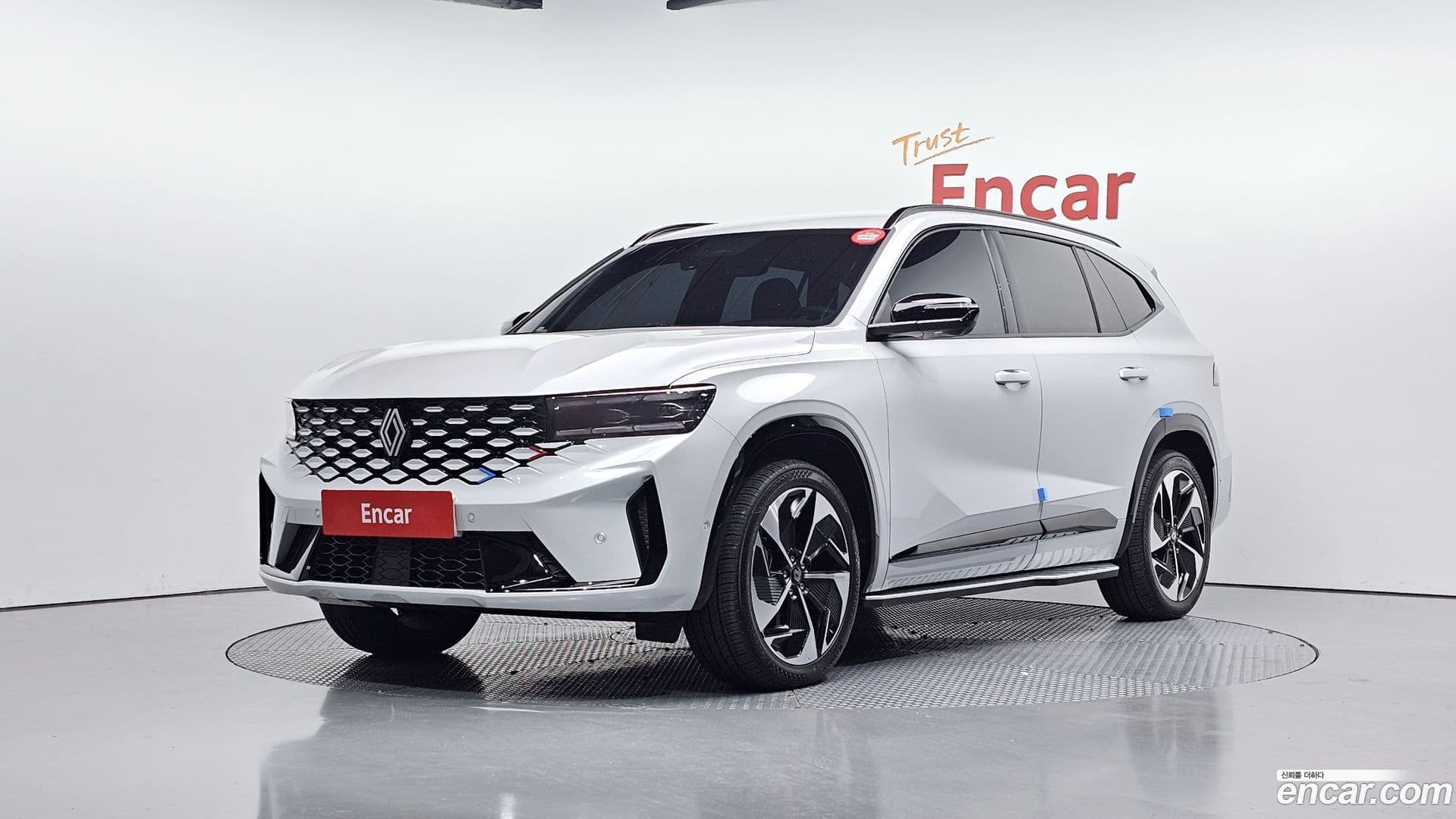 Main__Slider__Photo:Grand Koleos Renault Korea 2024.10-0
