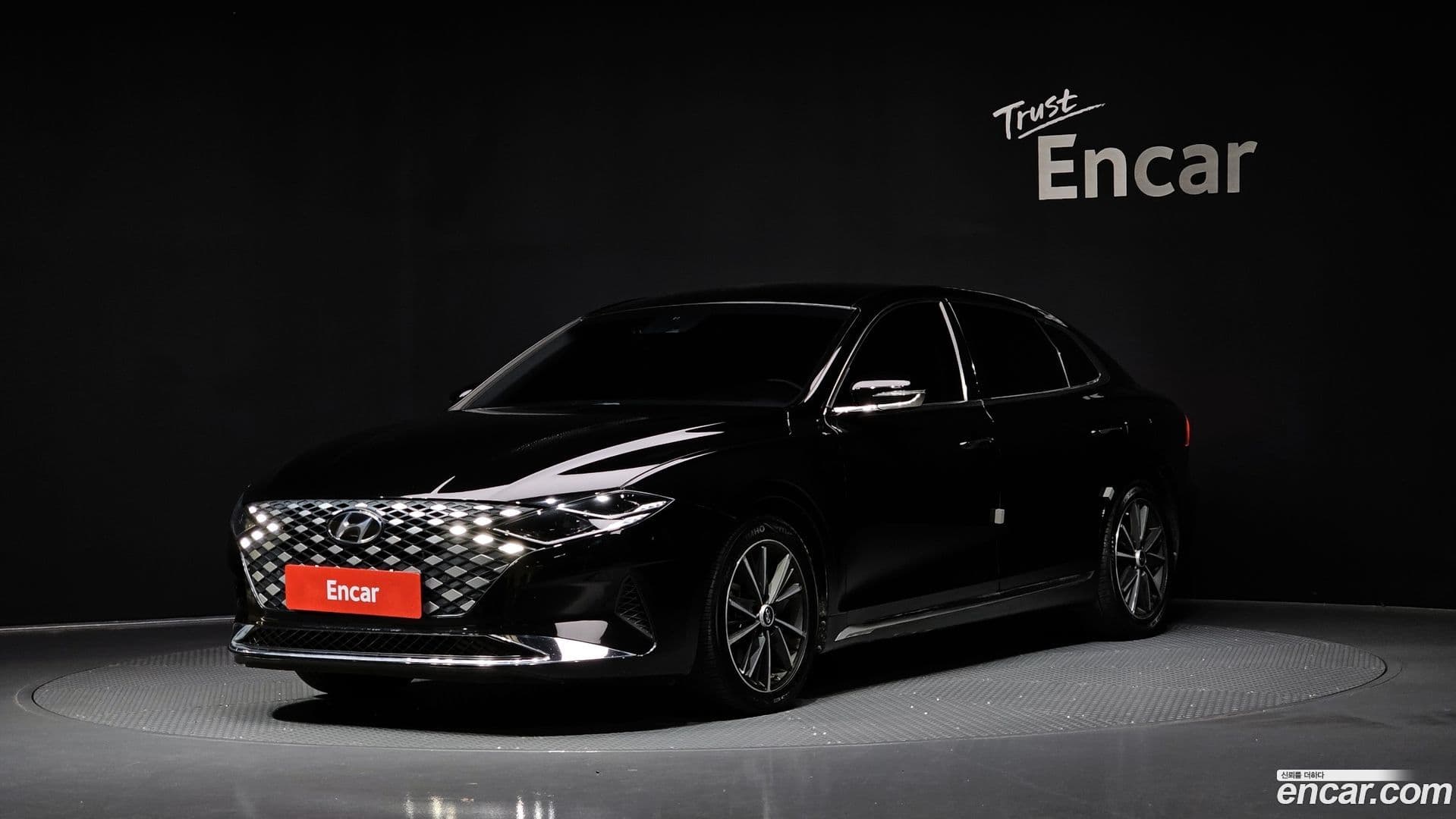 Main__Slider__Photo:Grandeur Hyundai 2020.1-0