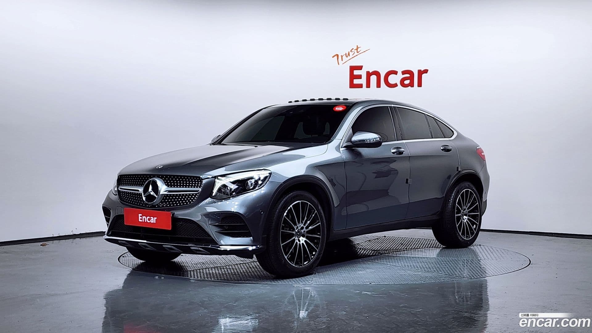 Main__Slider__Photo:GLC-Class Mercedes-Benz 2019.2-0