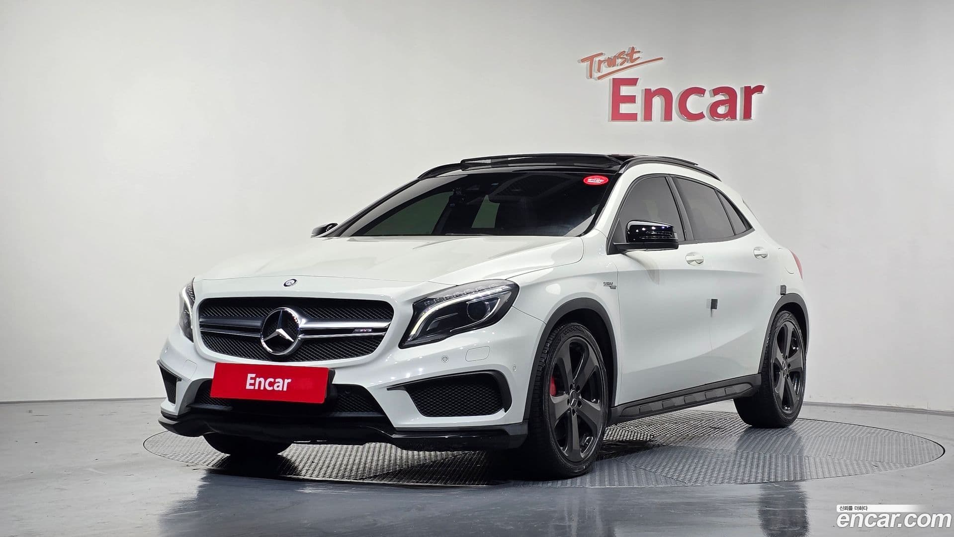Main__Slider__Photo:GLA-Class Mercedes-Benz 2016.3-0