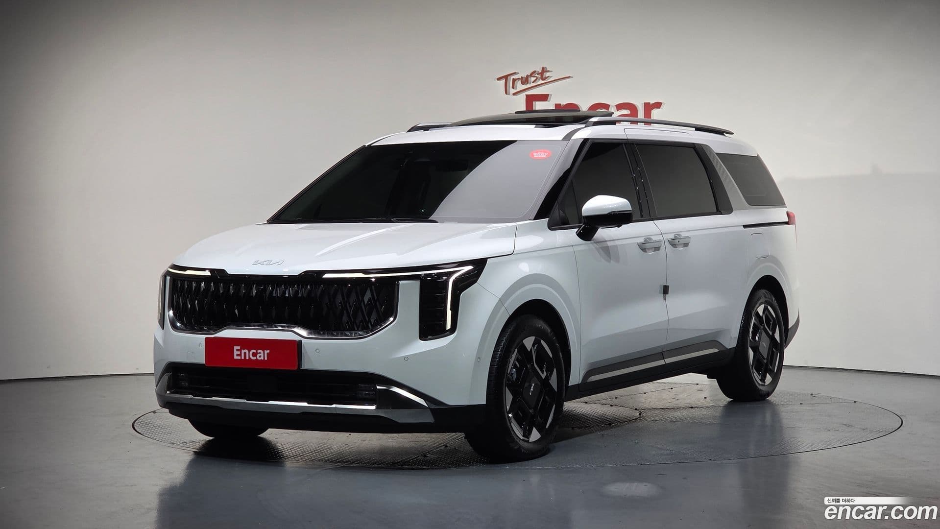 Main__Slider__Photo:Canival Kia 2024.1-0