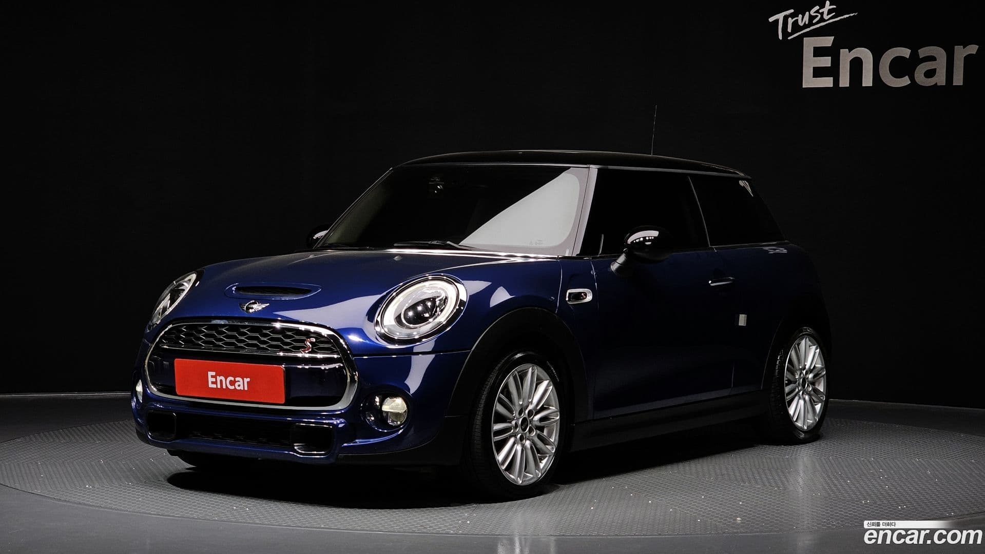 Main__Slider__Photo:Cooper Mini 2017.3-0