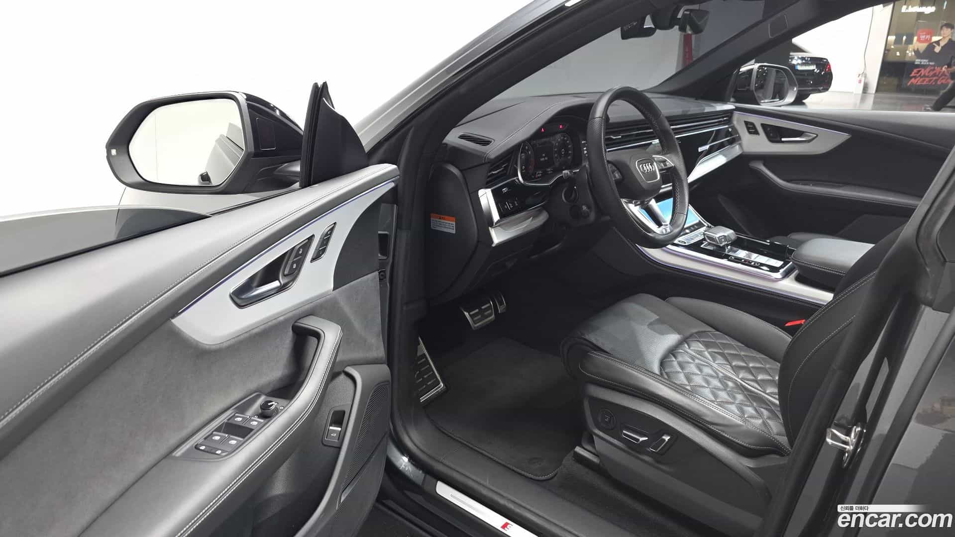 Q8 Audi 2023.11-OPTION-015