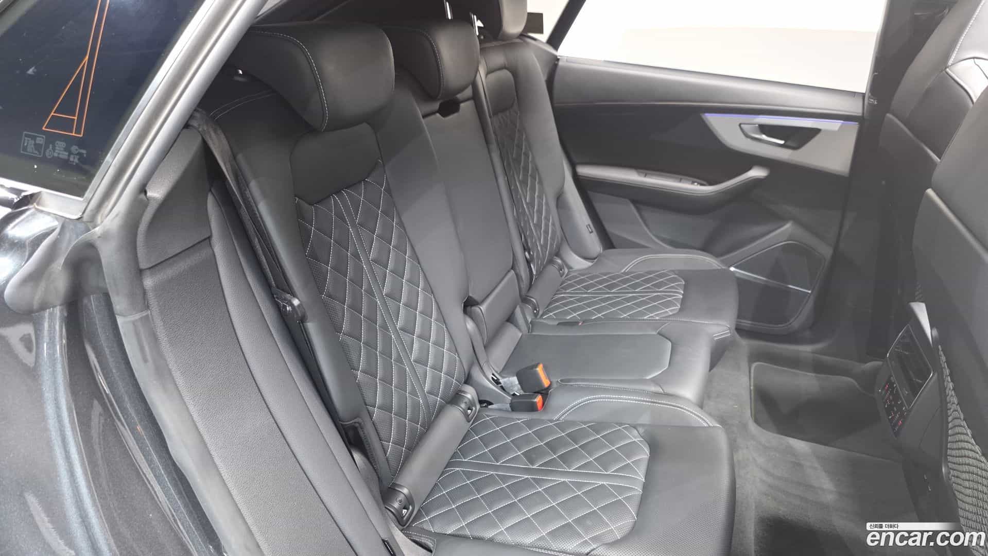 Q8 Audi 2023.11-OPTION-016