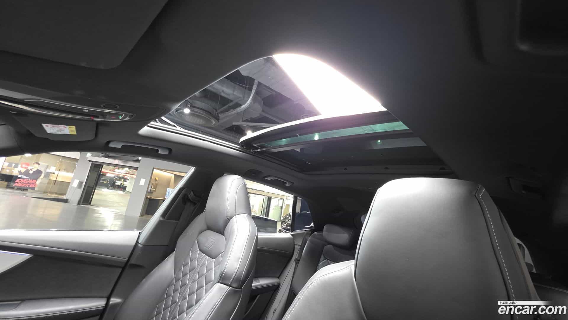 Q8 Audi 2023.11-OPTION-022