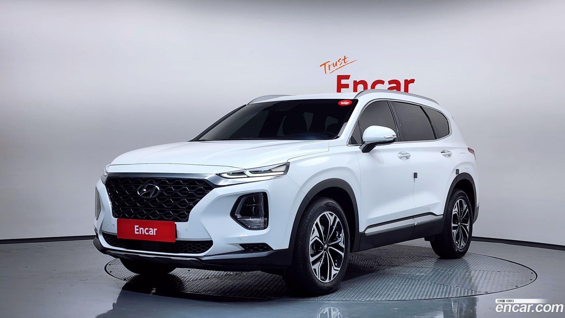 Main__Slider__Photo:Santafe Hyundai 2020.3-0