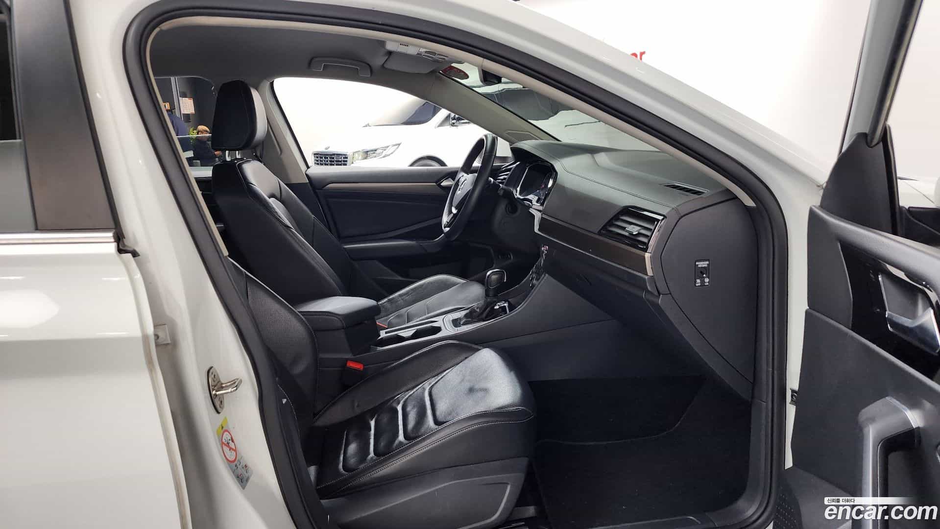 Jetta Volkswagen 2020.11-OPTION-015