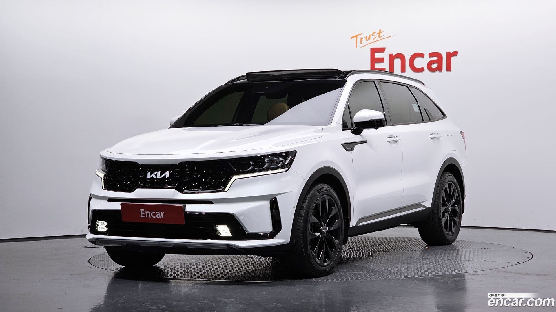 Main__Slider__Photo:Sorento Kia 2021.10-0