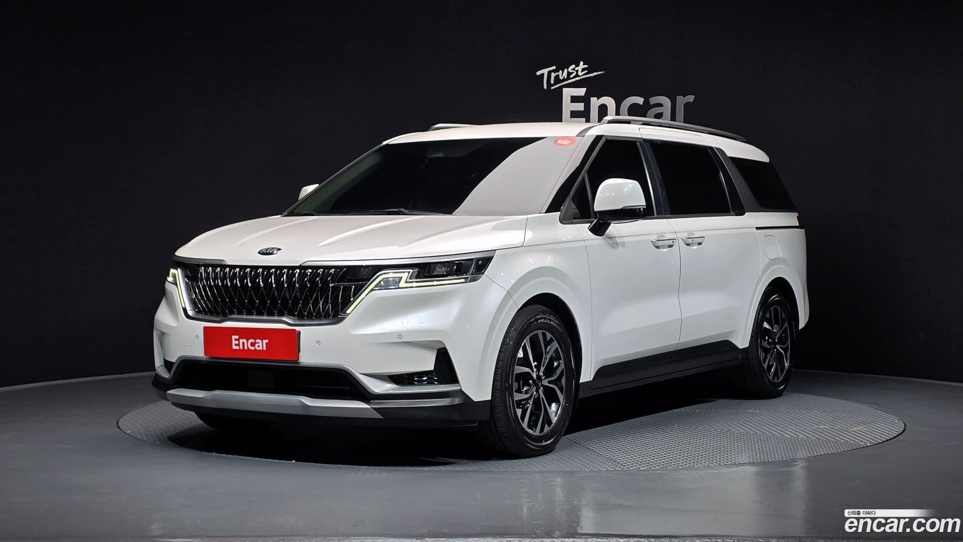 Main__Slider__Photo:Canival Kia 2020.8-0