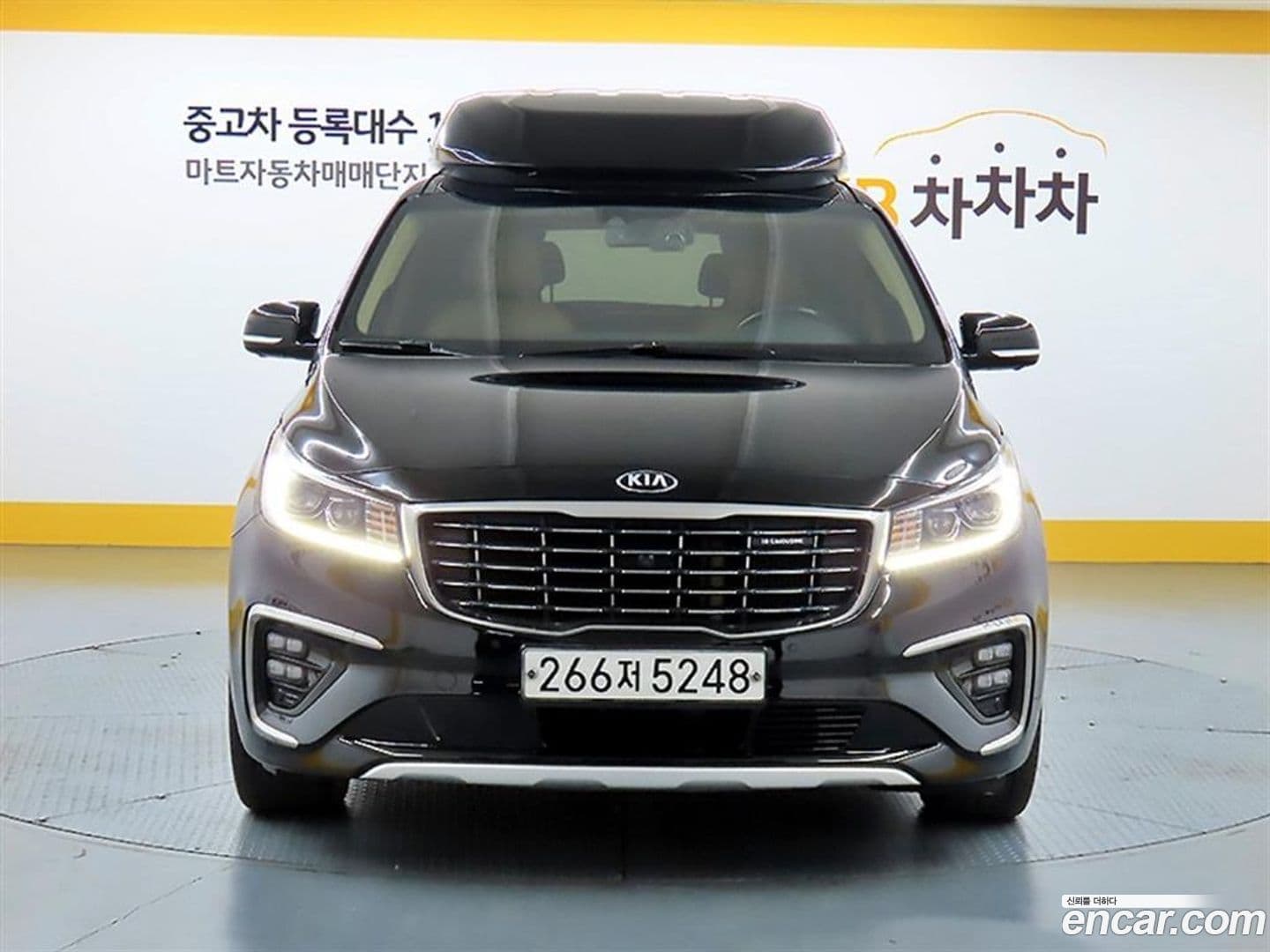 Main__Slider__Photo:Canival Kia 2019.11-0
