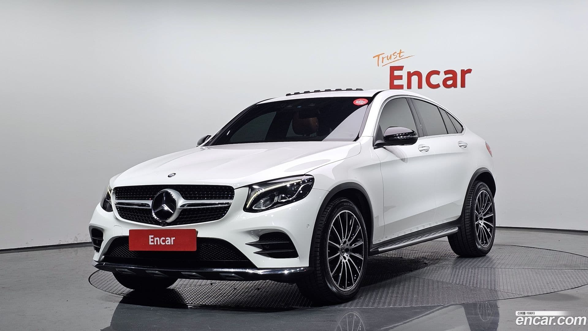 Main__Slider__Photo:GLC-Class Mercedes-Benz 2017.7-0