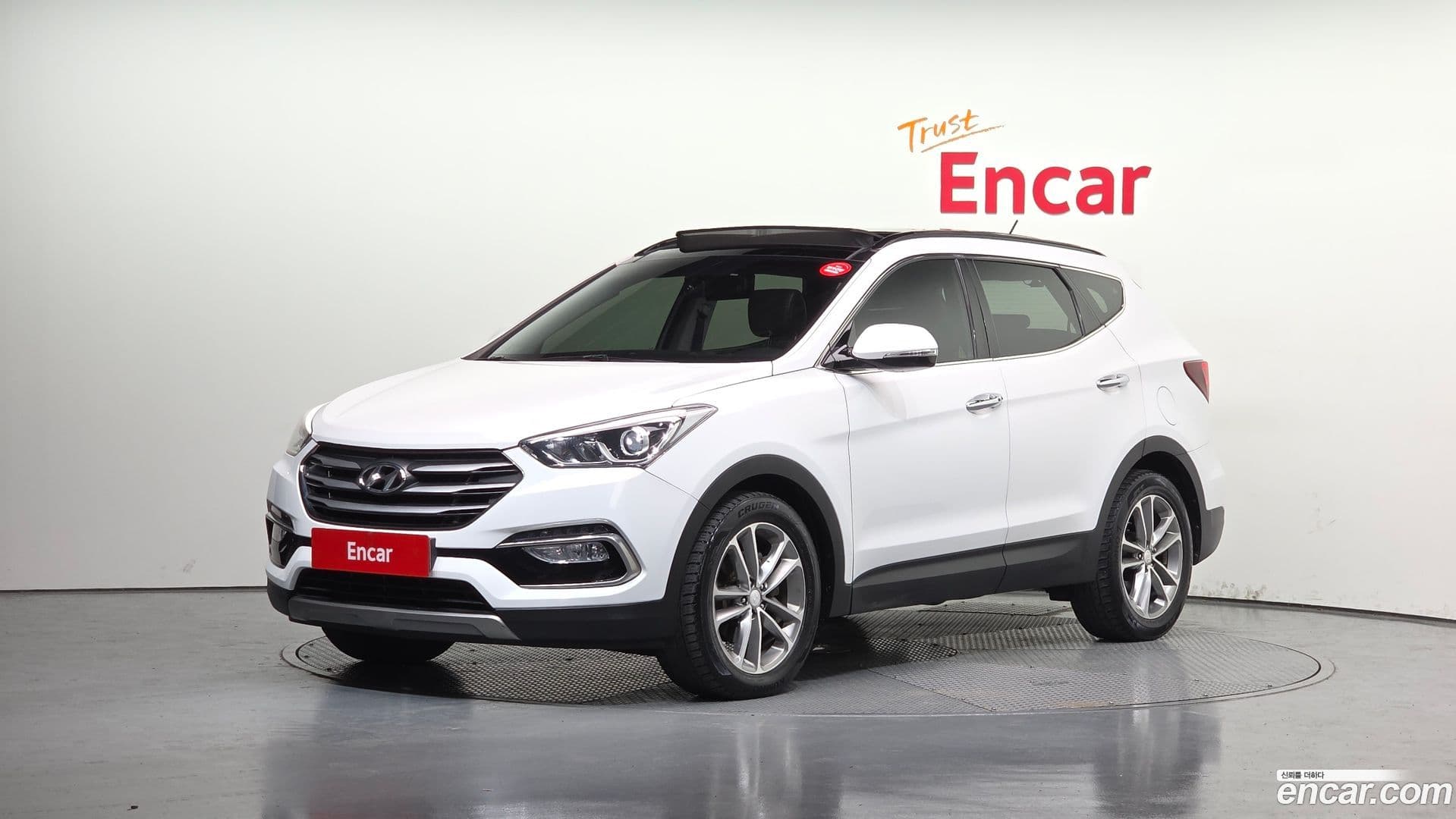 Main__Slider__Photo:Santafe Hyundai 2016.5-0