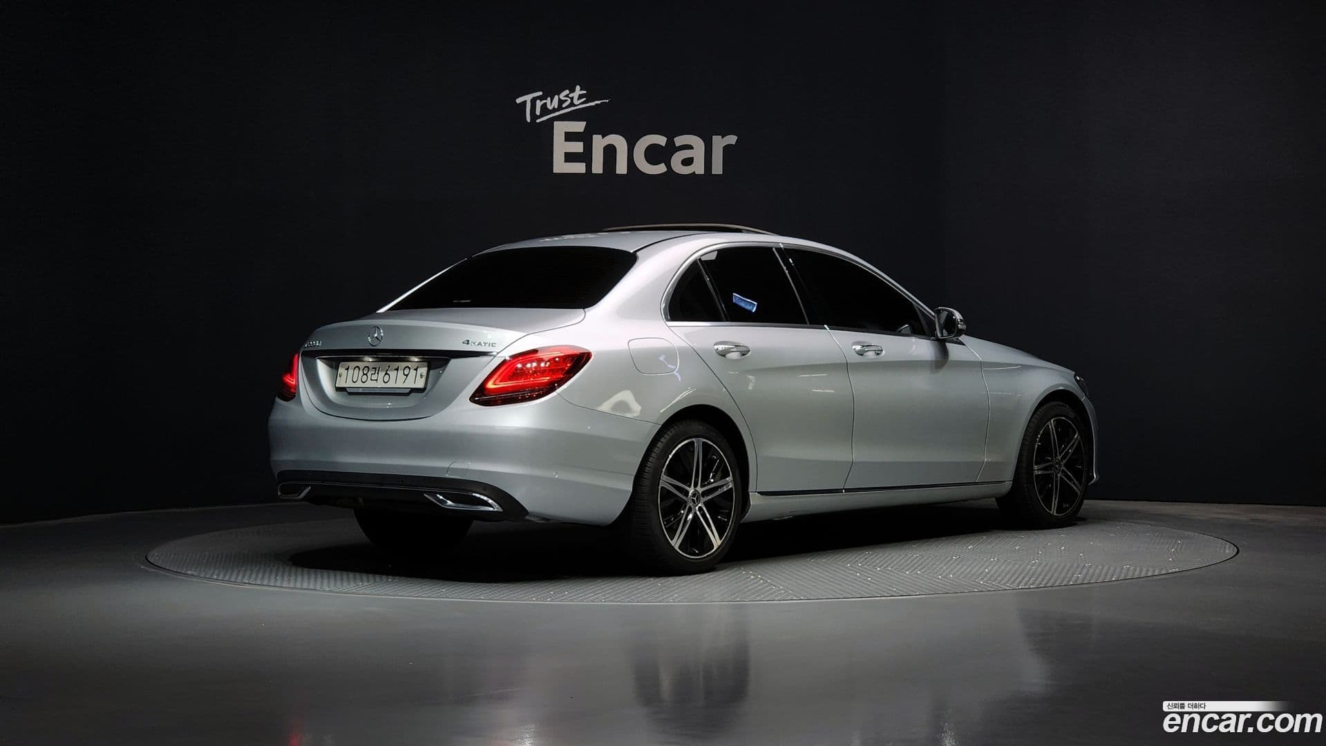 Main__Slider__Photo:C-Class Mercedes-Benz 2019.9-0
