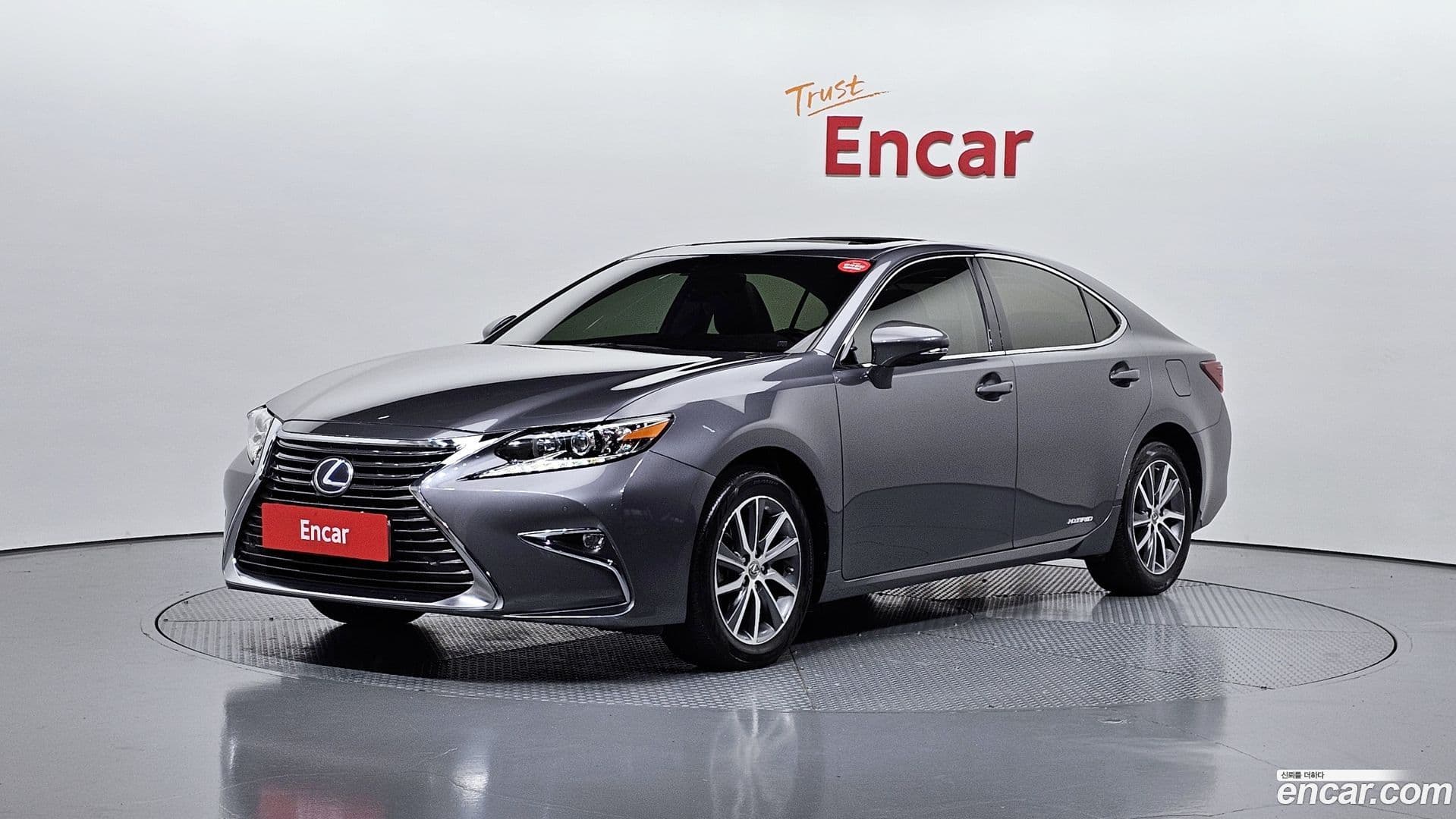 Main__Slider__Photo:ES Lexus 2016.5-0