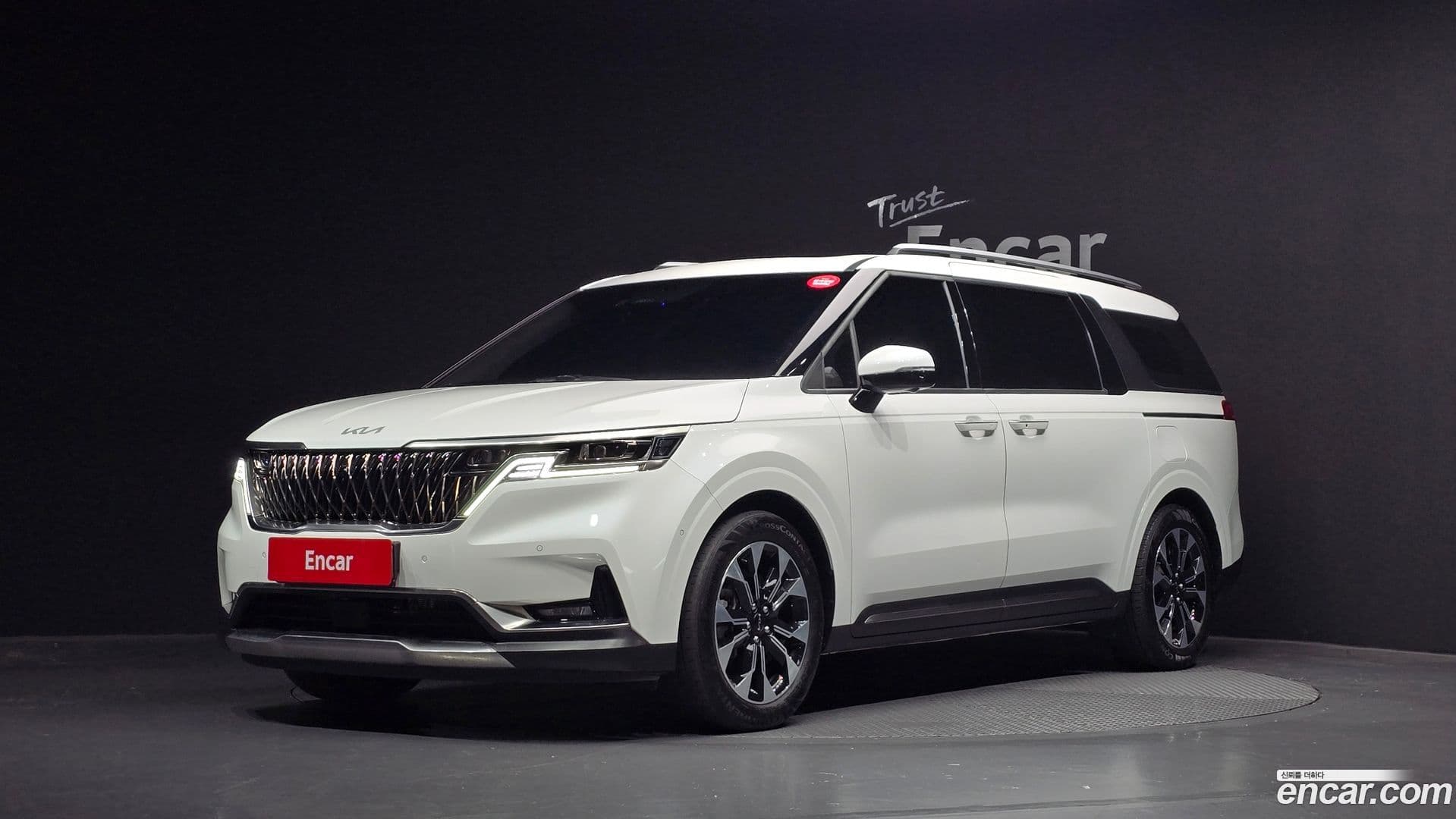 Main__Slider__Photo:Canival Kia 2022.9-0