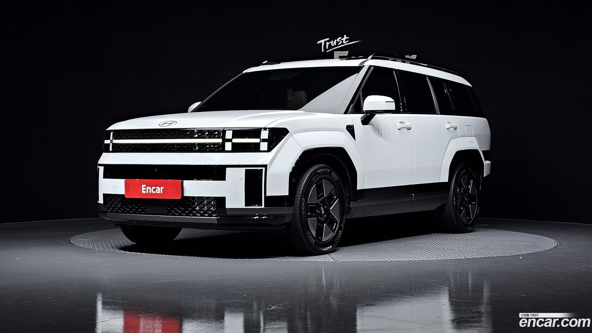 Main__Slider__Photo:Santafe Hyundai 2023.10-0