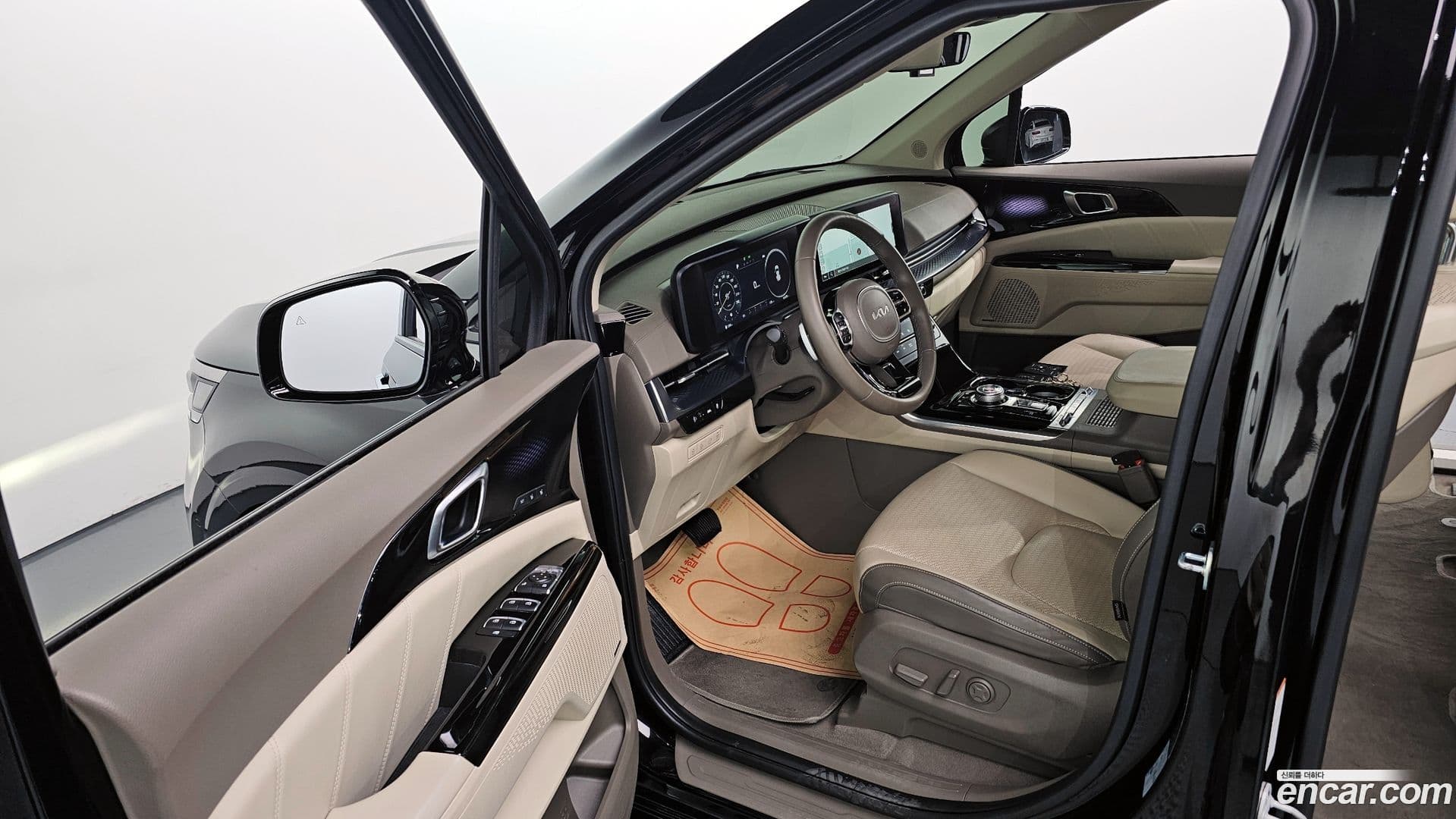 Main__Slider__Photo:Canival Kia 2022.9-9