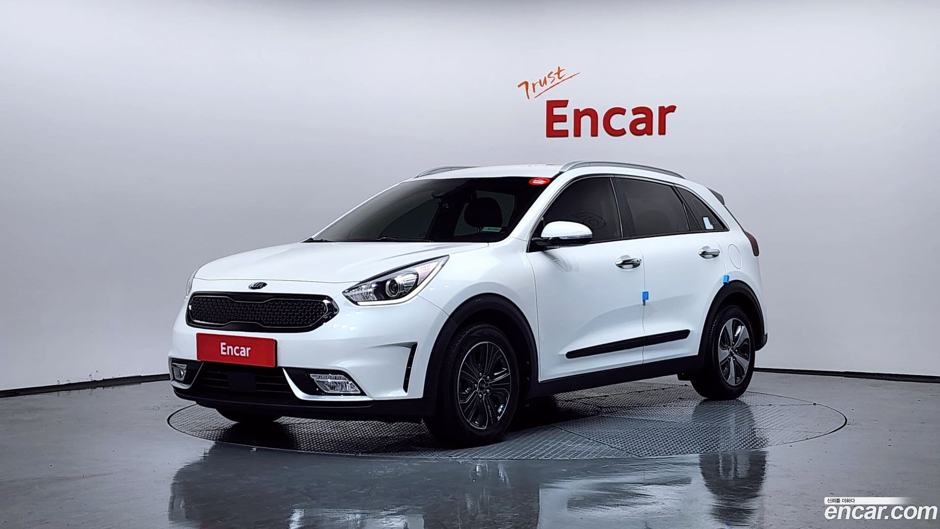 Main__Slider__Photo:Niro Kia 2016.11-0